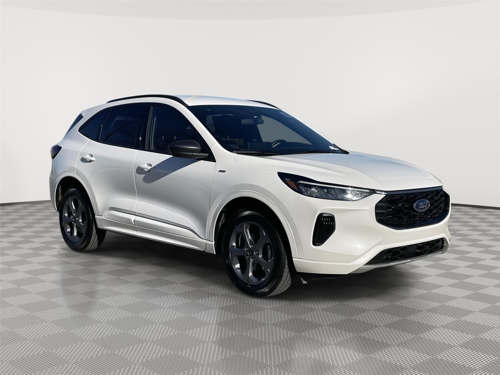 2023 Ford Escape ST-Line photo 4