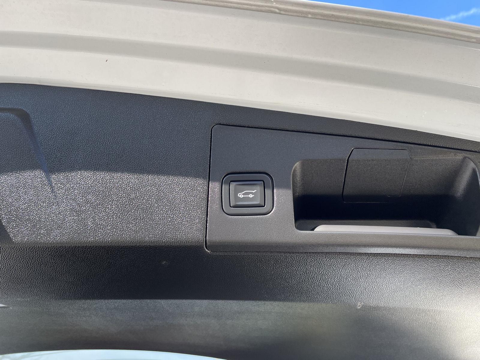 Used 2023 Cadillac XT5 for sale in Lincoln NE