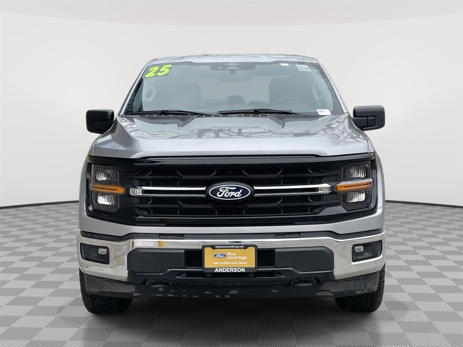 View vehicle photo 4