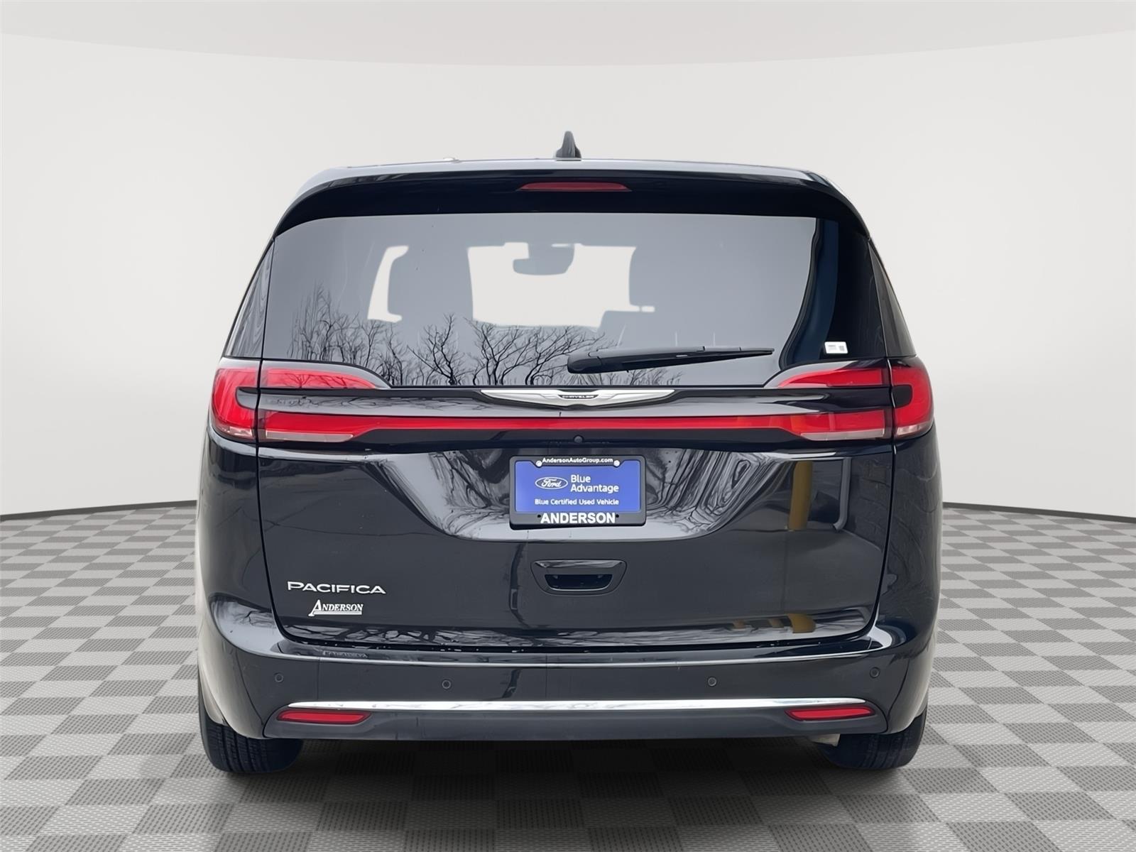 Pre-Owned 2024 Chrysler Pacifica for sale in Lincoln NE