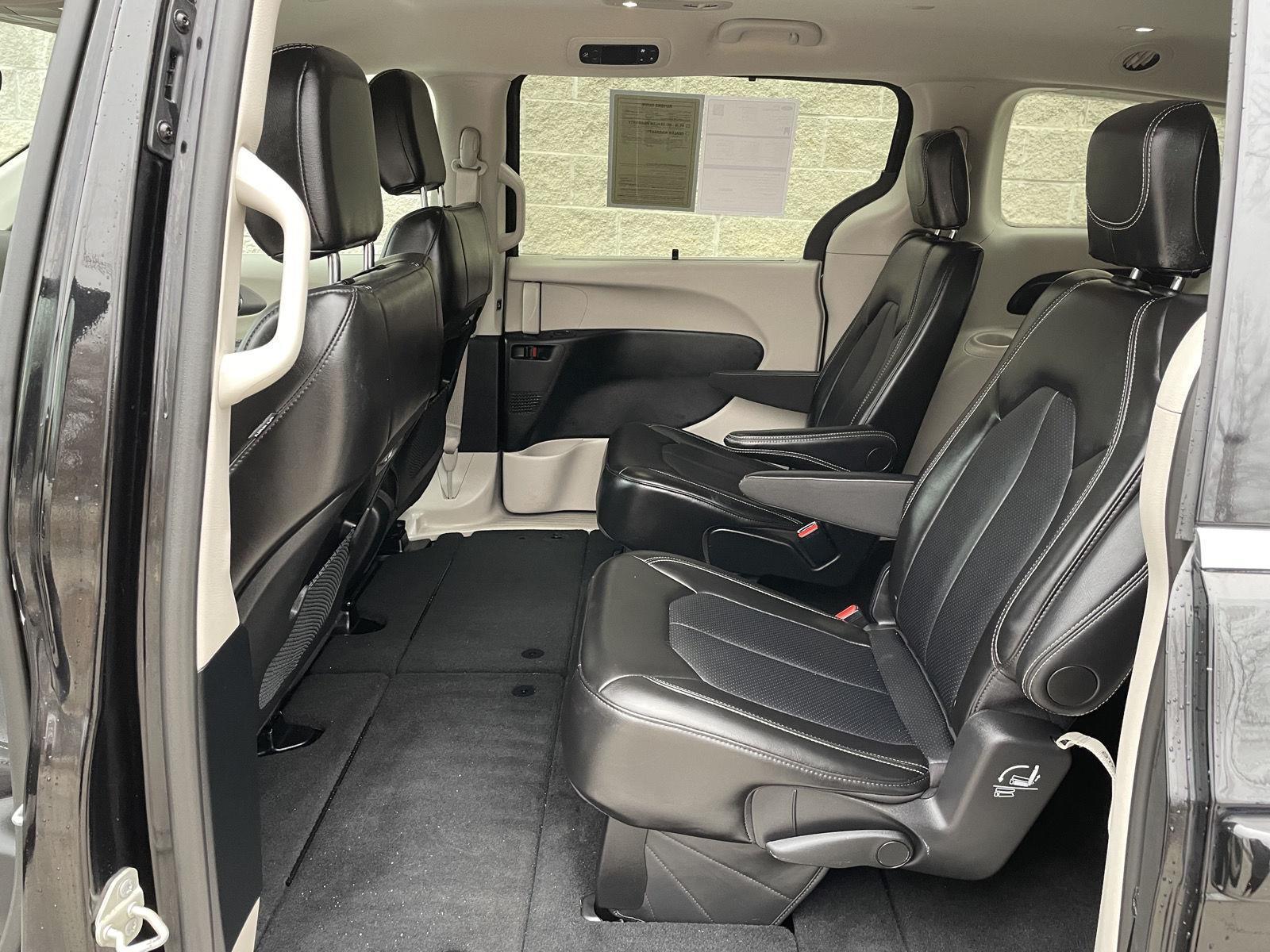 Pre-Owned 2024 Chrysler Pacifica for sale in Lincoln NE