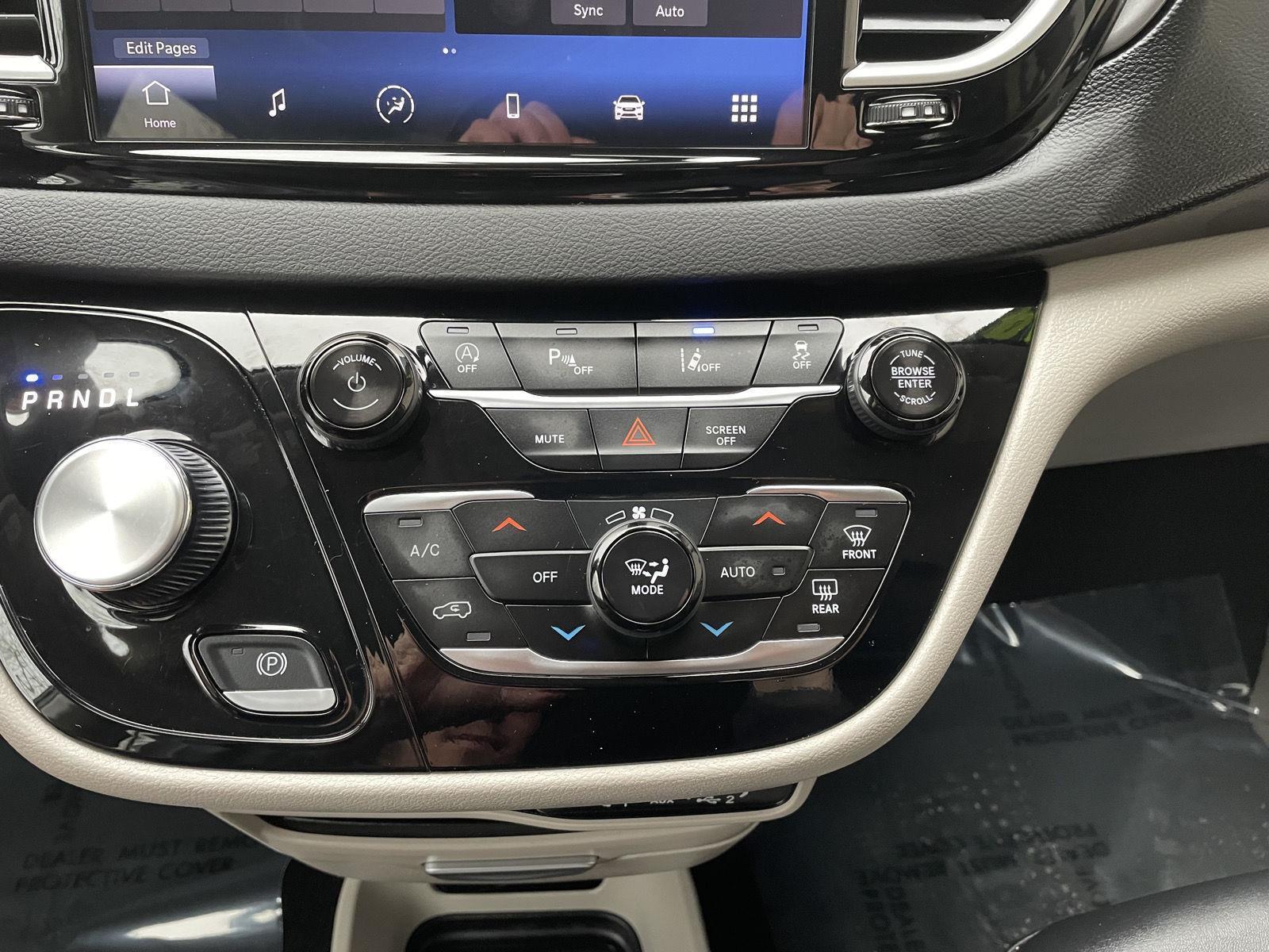 Pre-Owned 2024 Chrysler Pacifica for sale in Lincoln NE