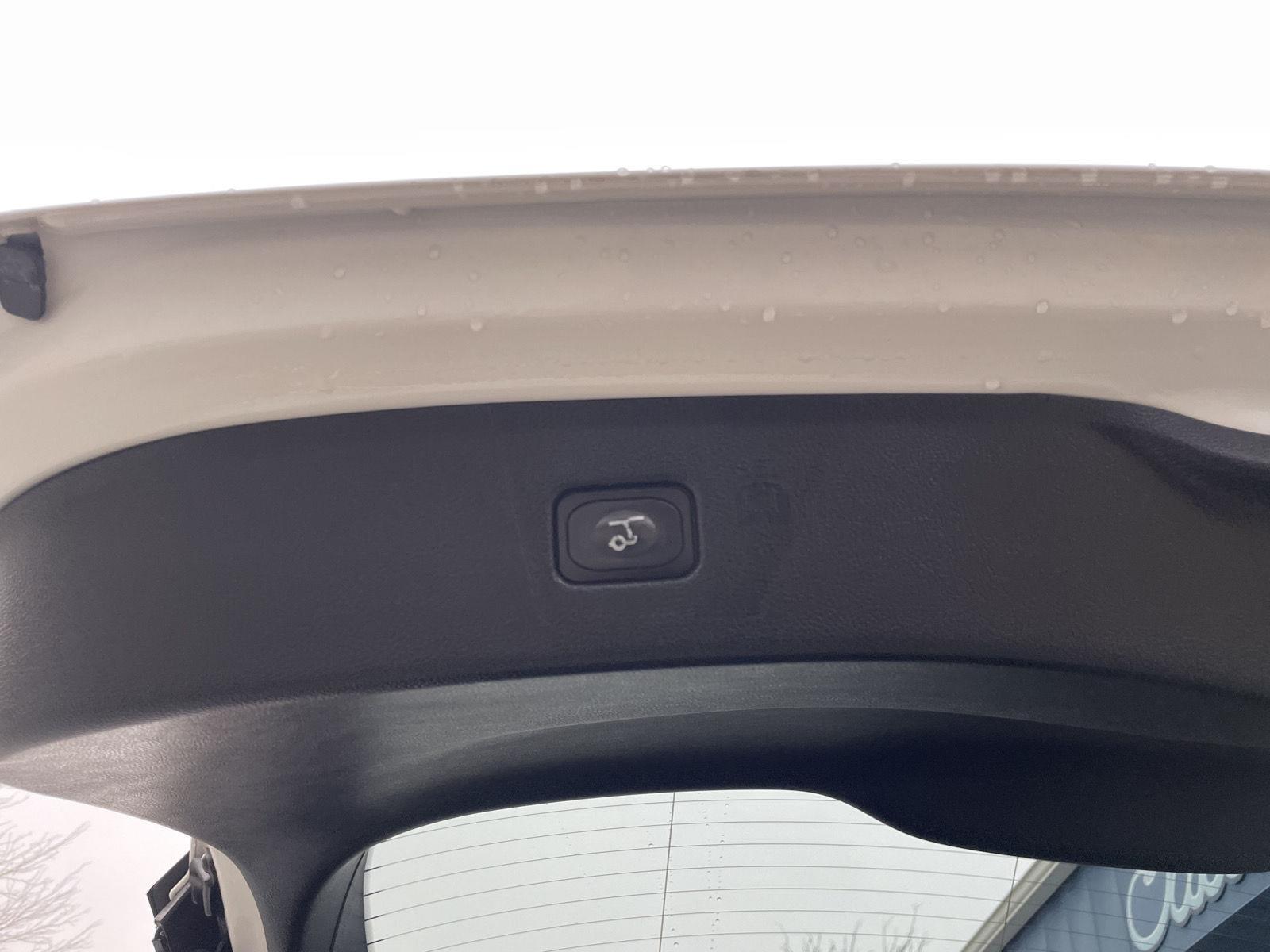 Pre-Owned 2020 Ford Edge for sale in Lincoln NE