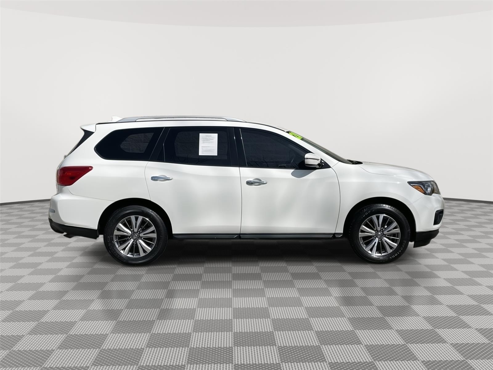 Pre-Owned 2020 Nissan Pathfinder for sale in Lincoln NE