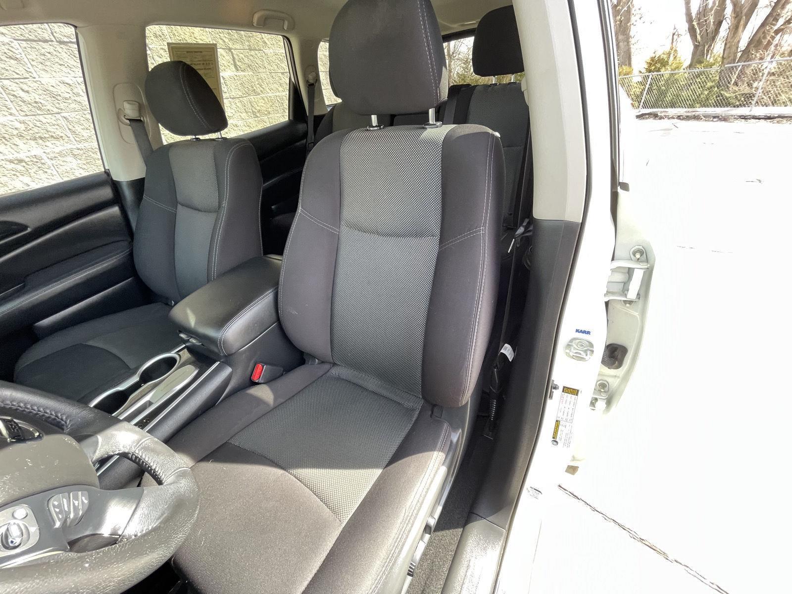 Pre-Owned 2020 Nissan Pathfinder for sale in Lincoln NE