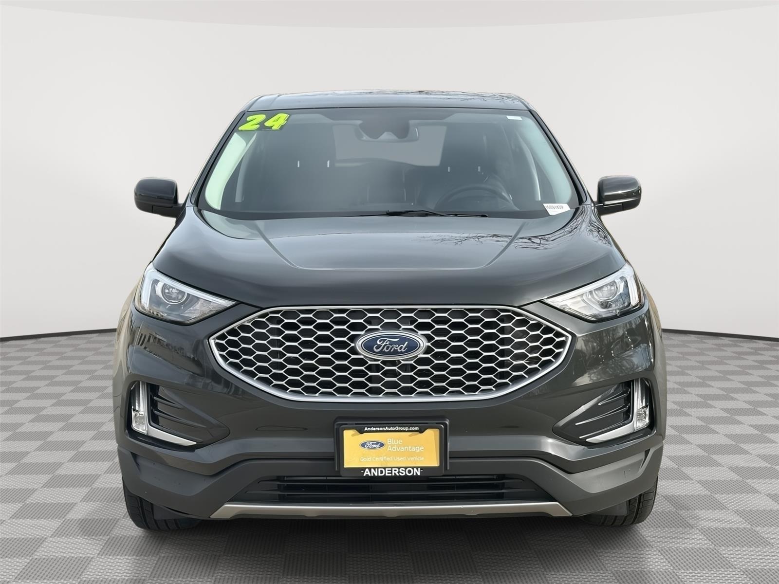 View vehicle photo 4