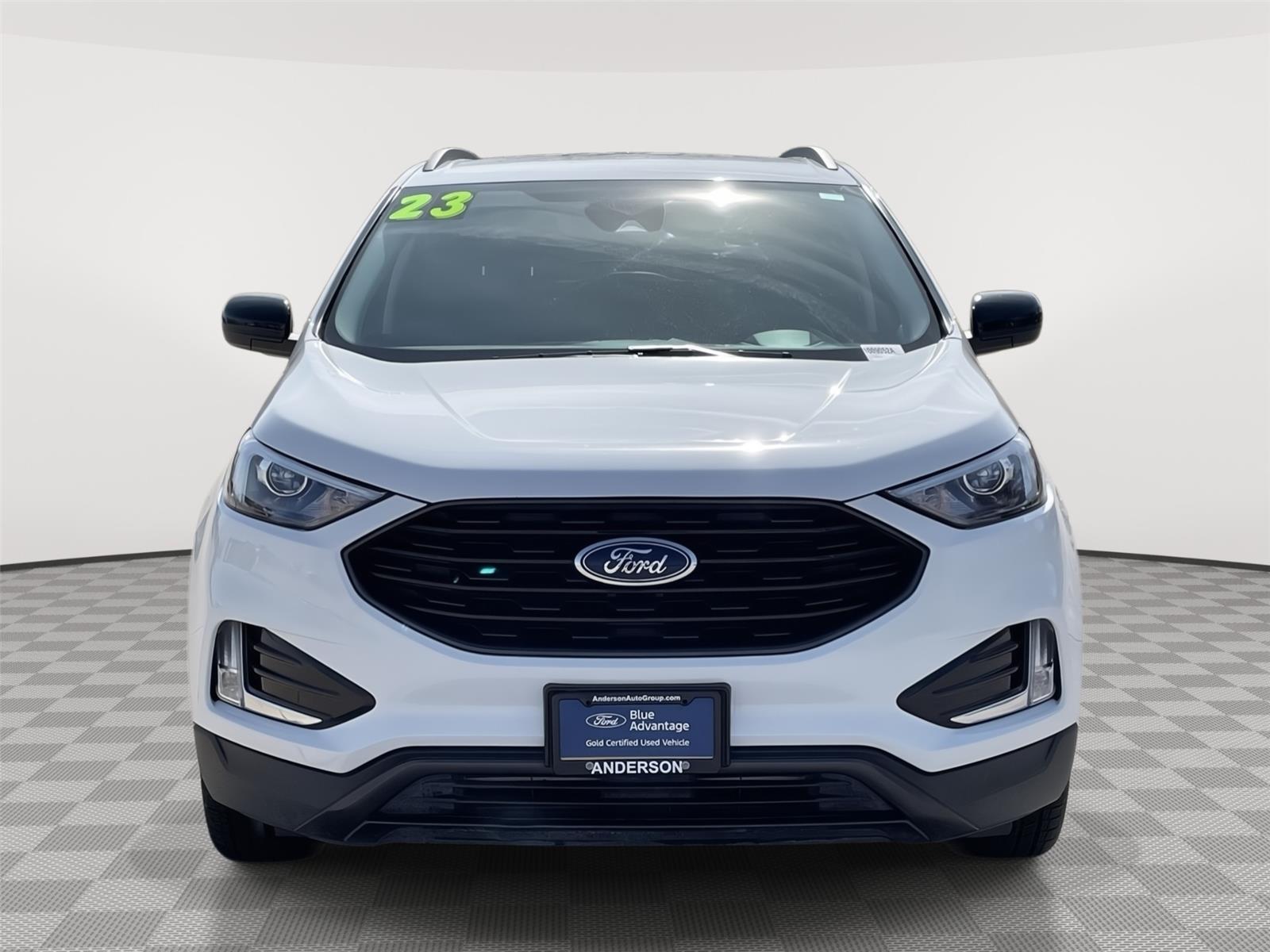 View vehicle photo 4