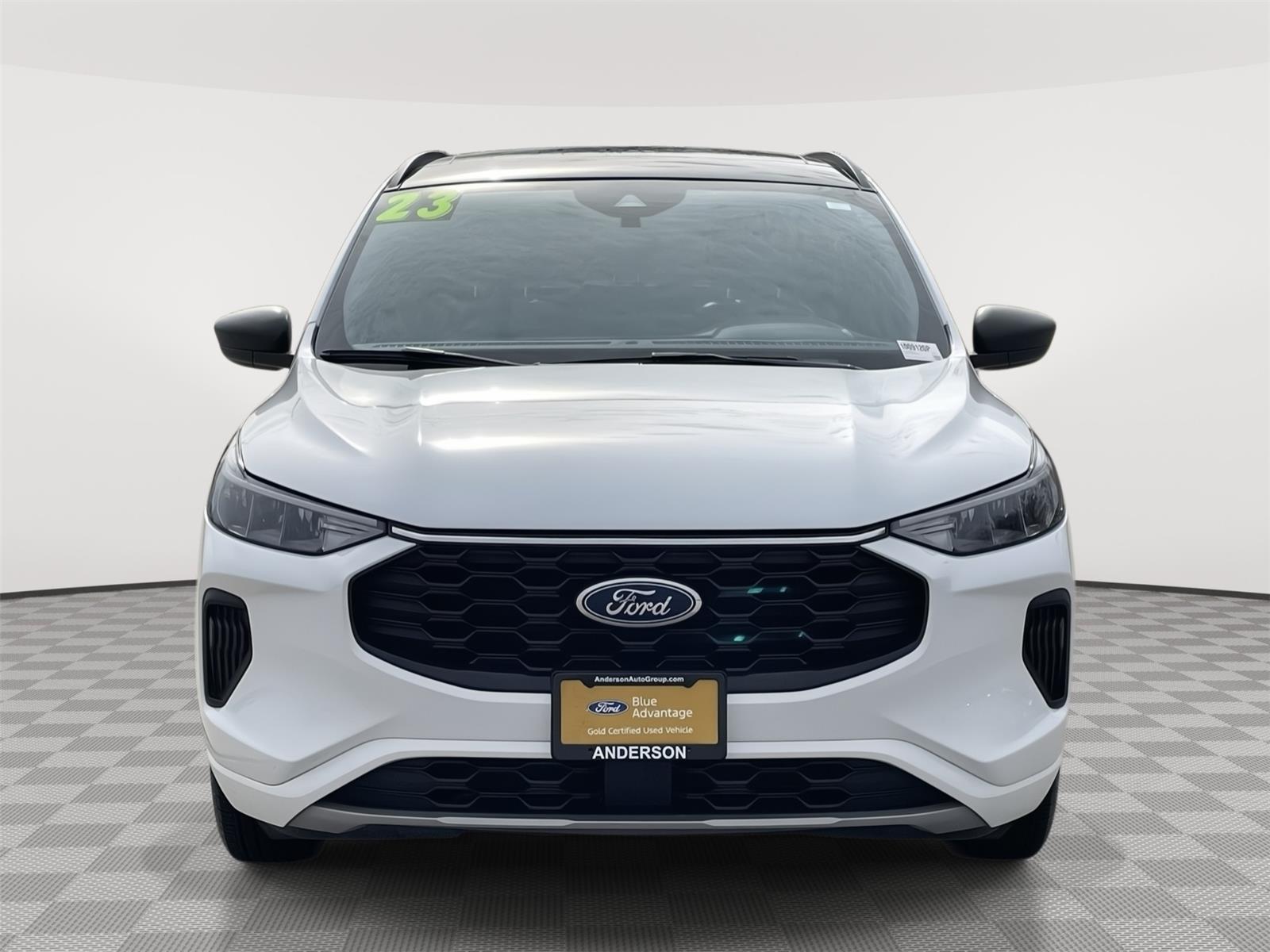 View vehicle photo 4