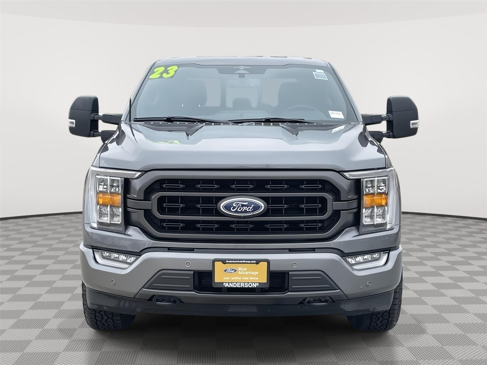 View vehicle photo 4