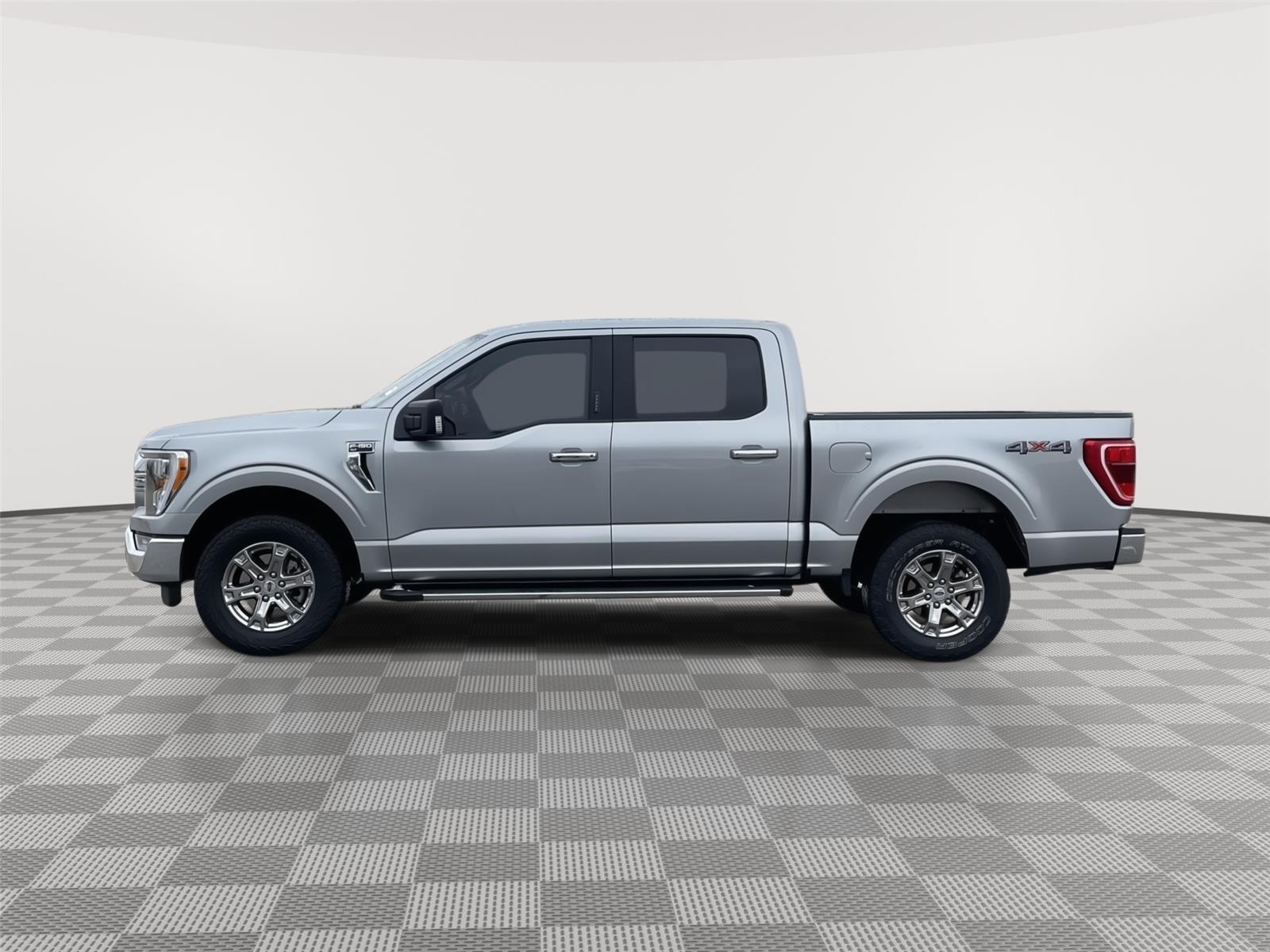 View vehicle photo 2