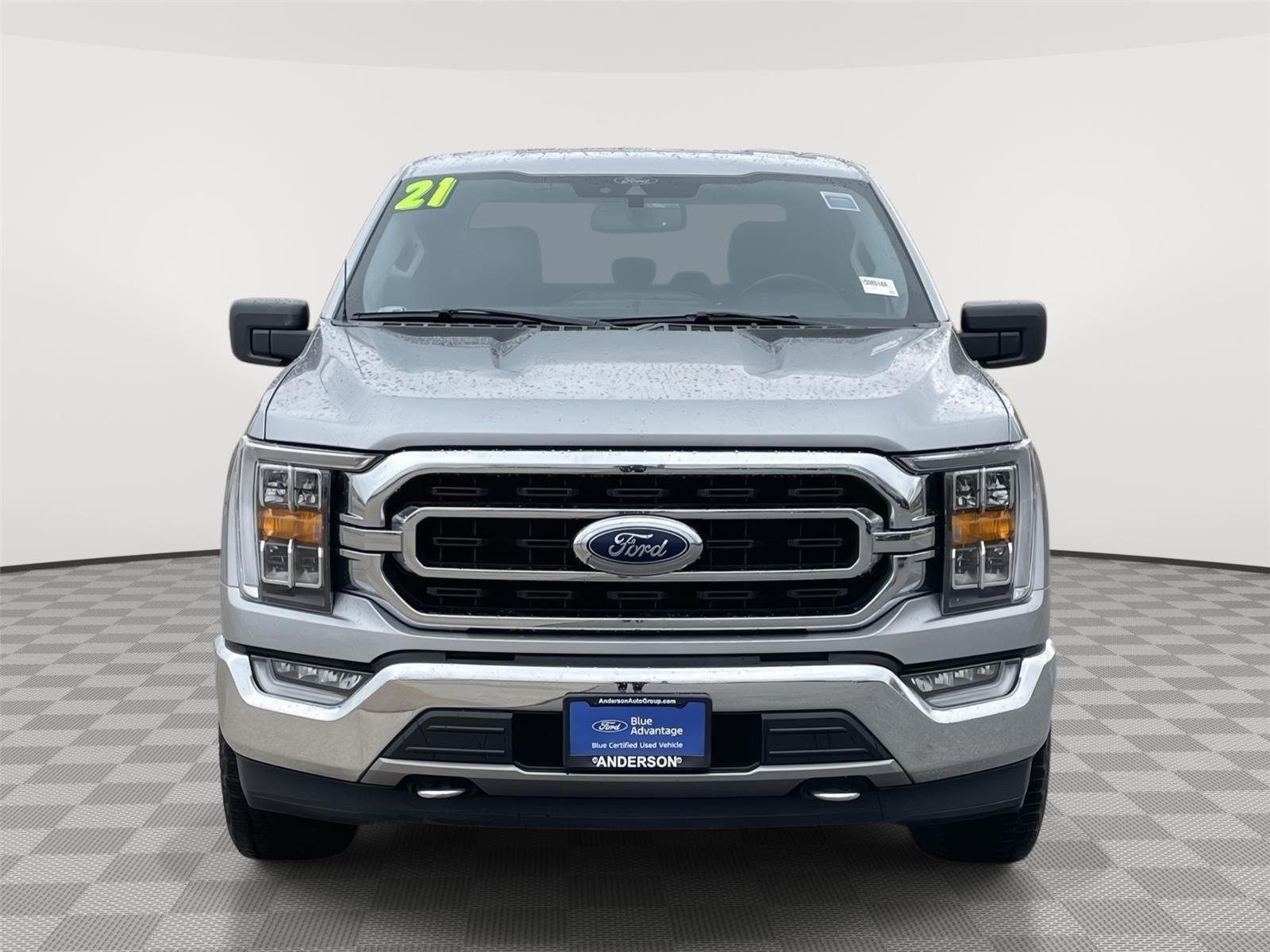 View vehicle photo 4