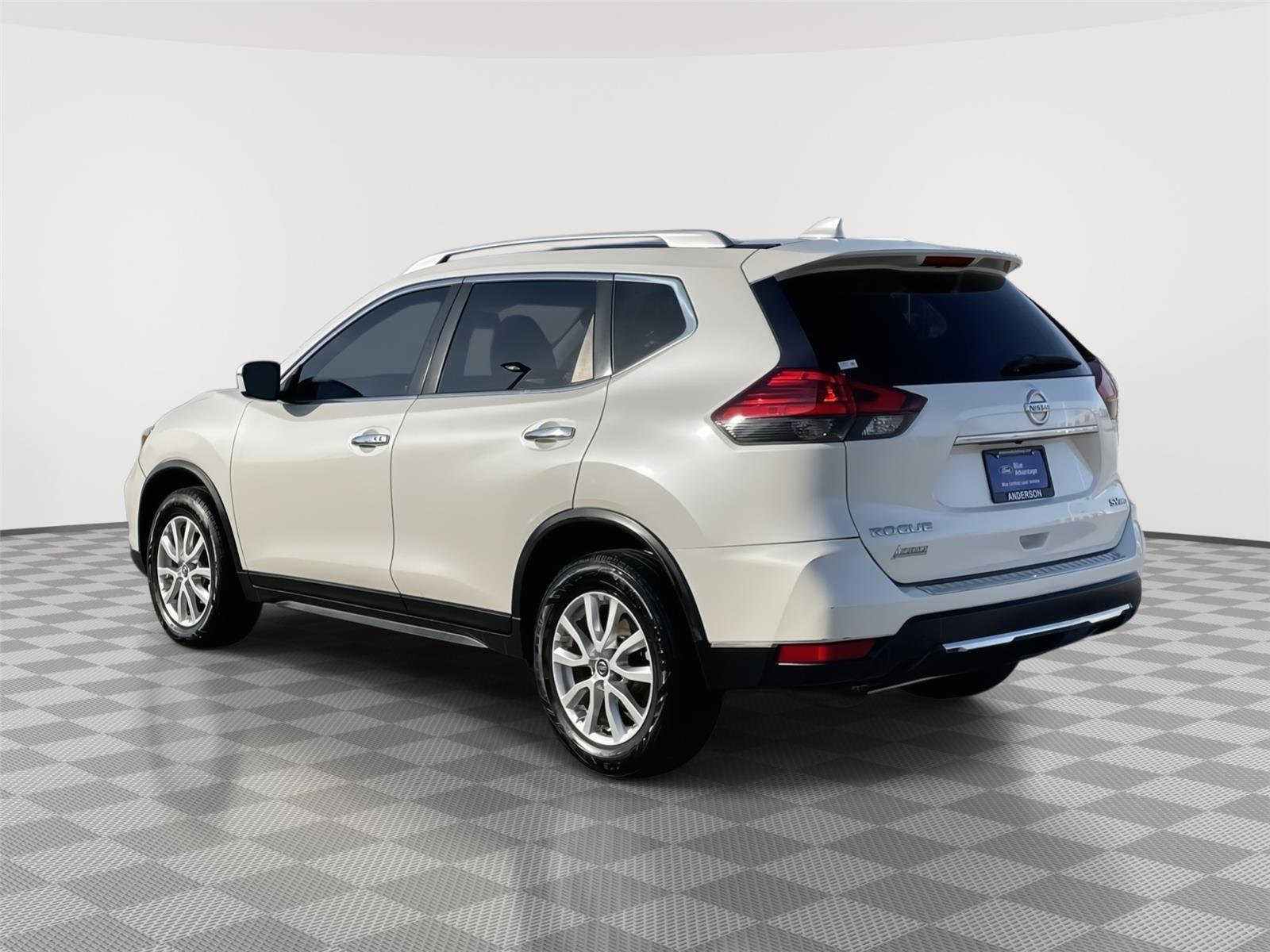 Pre-Owned 2017 Nissan Rogue for sale in Lincoln NE