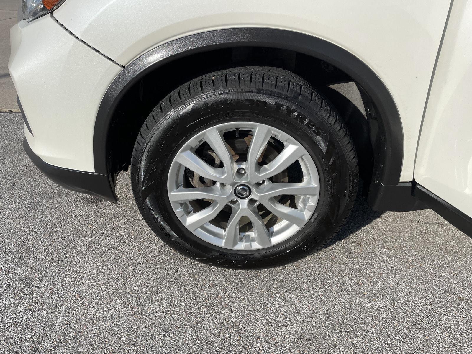 Pre-Owned 2017 Nissan Rogue for sale in Lincoln NE