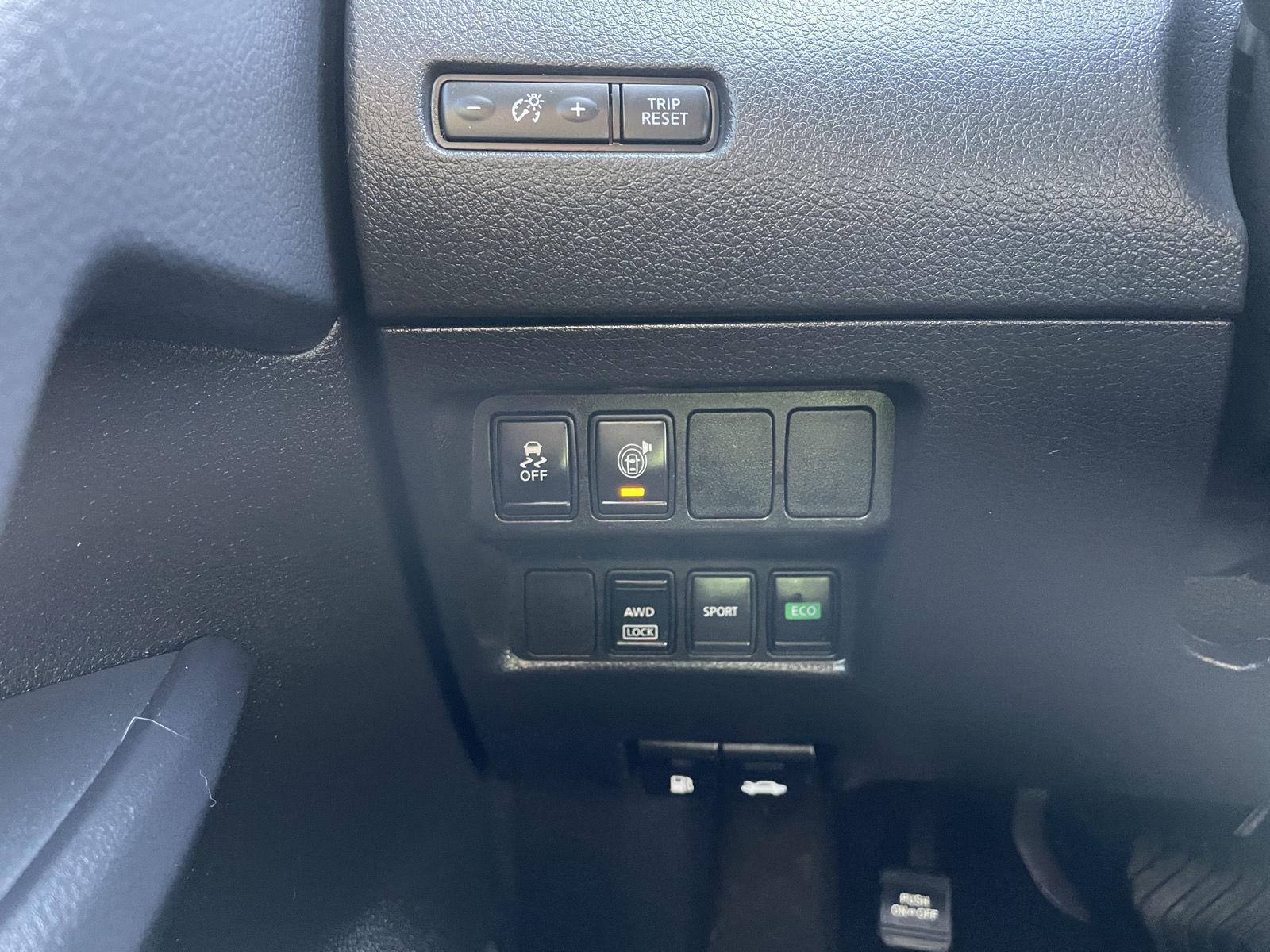 Pre-Owned 2017 Nissan Rogue for sale in Lincoln NE