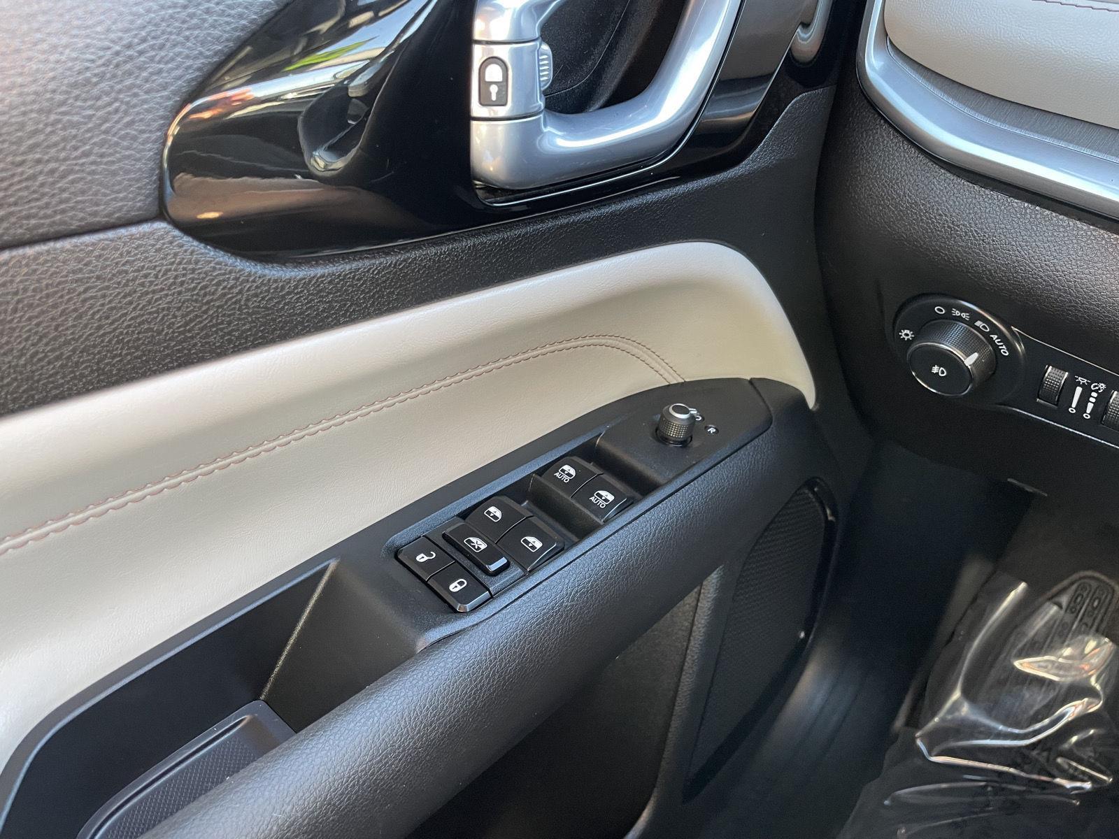 Used 2025 Jeep Compass for sale in Lincoln NE