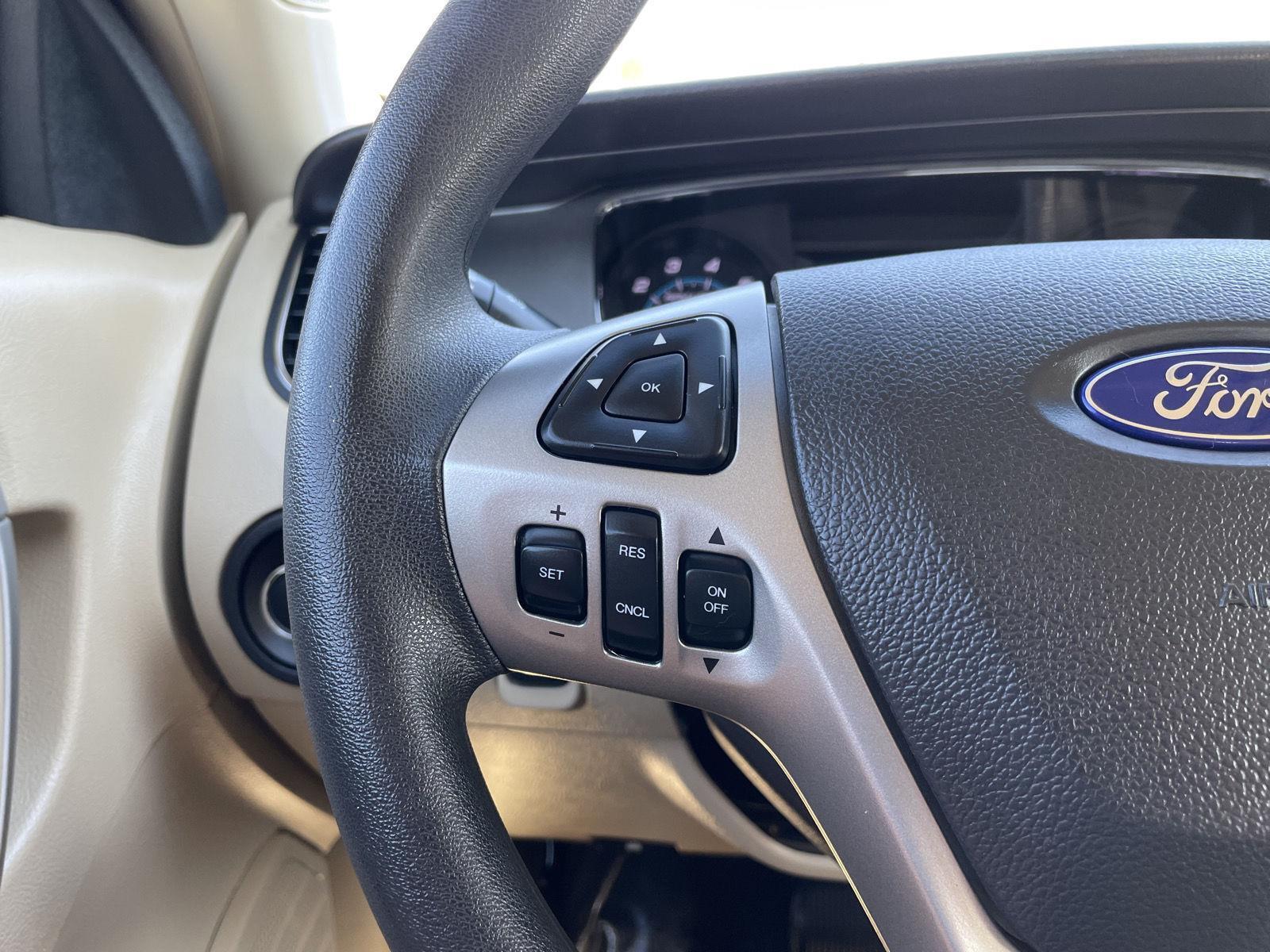 2017 Ford Taurus SE - Photo 13