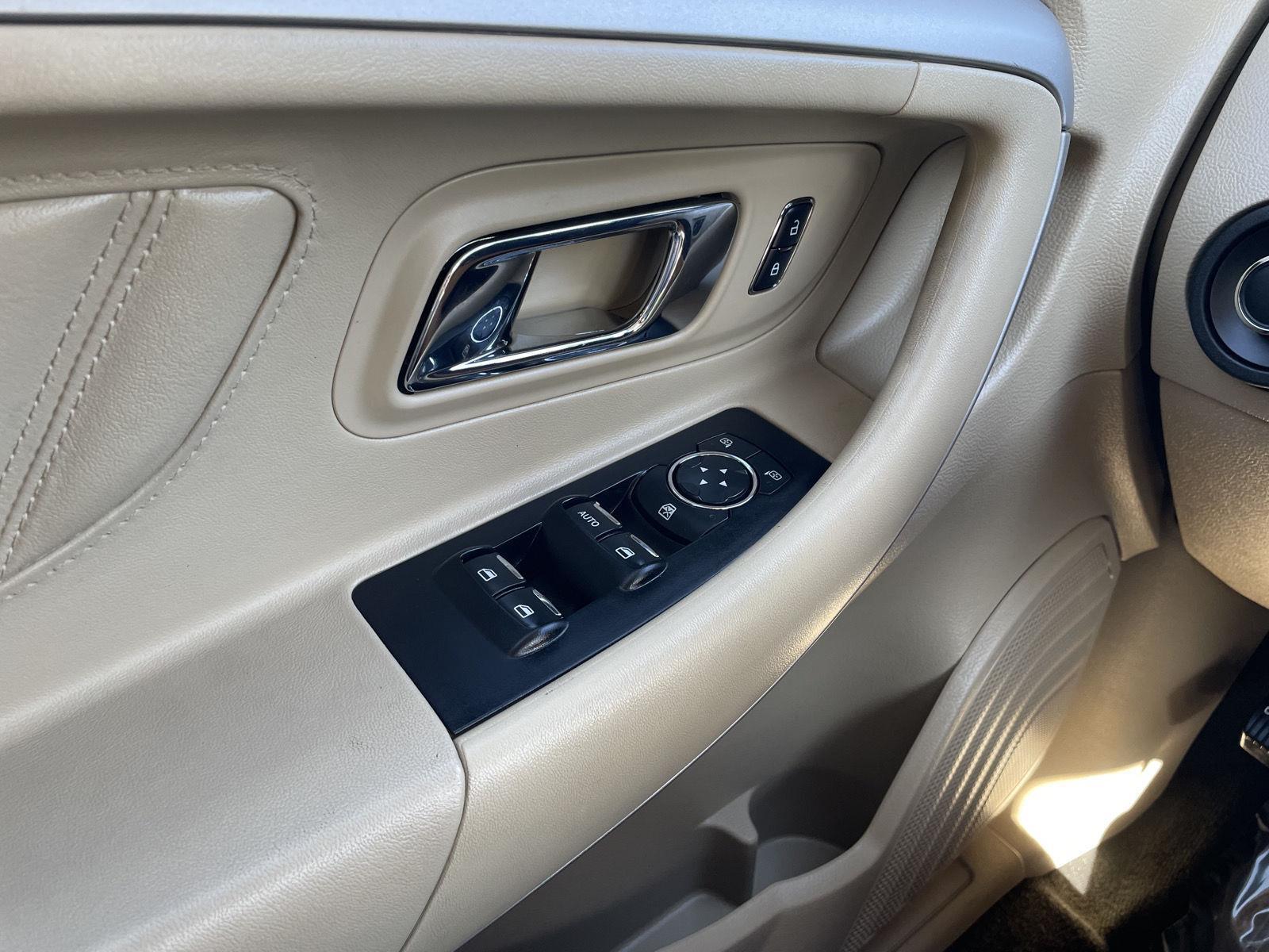 2017 Ford Taurus SE - Photo 26