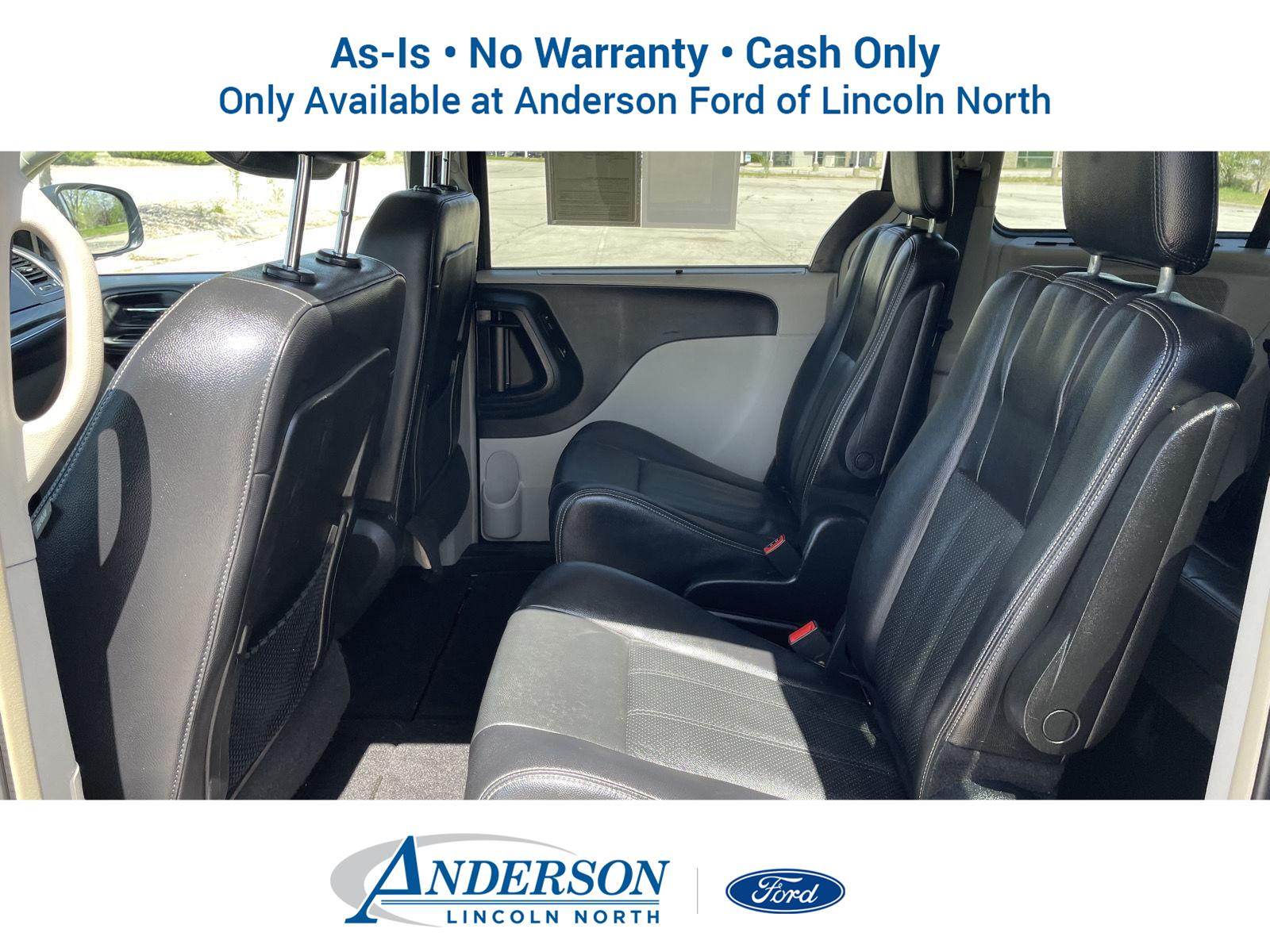 Pre-Owned 2014 Chrysler Town and Country for sale in Lincoln NE
