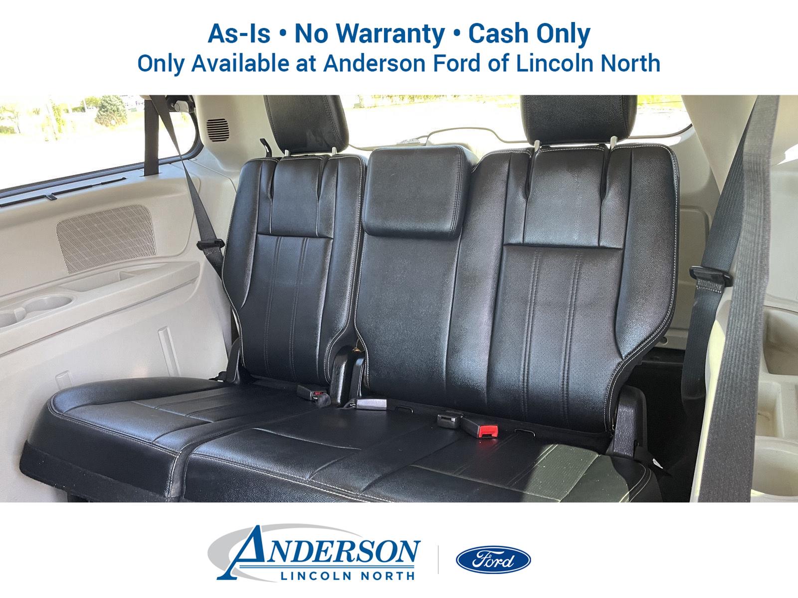 Pre-Owned 2014 Chrysler Town and Country for sale in Lincoln NE