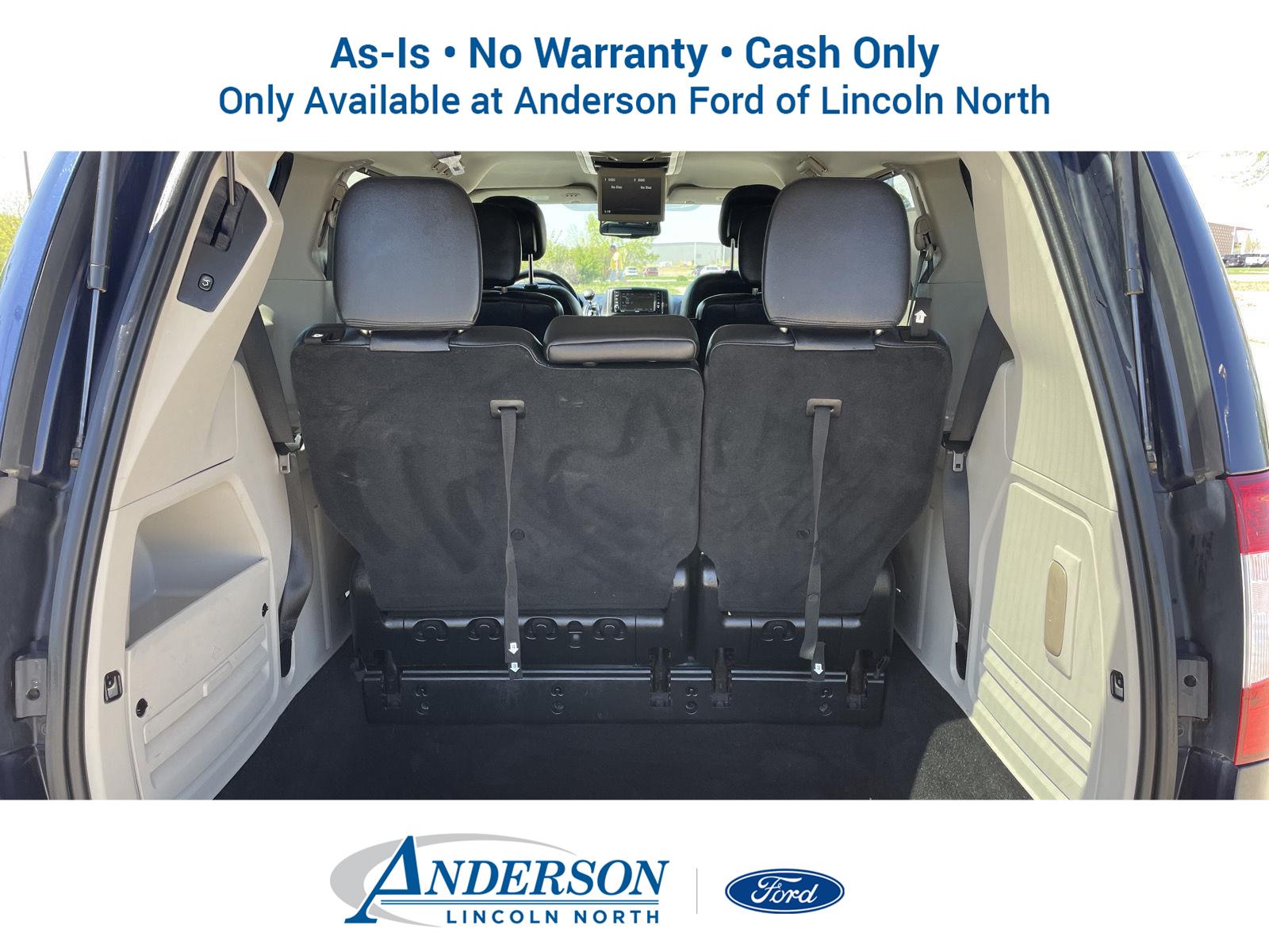 Pre-Owned 2014 Chrysler Town and Country for sale in Lincoln NE