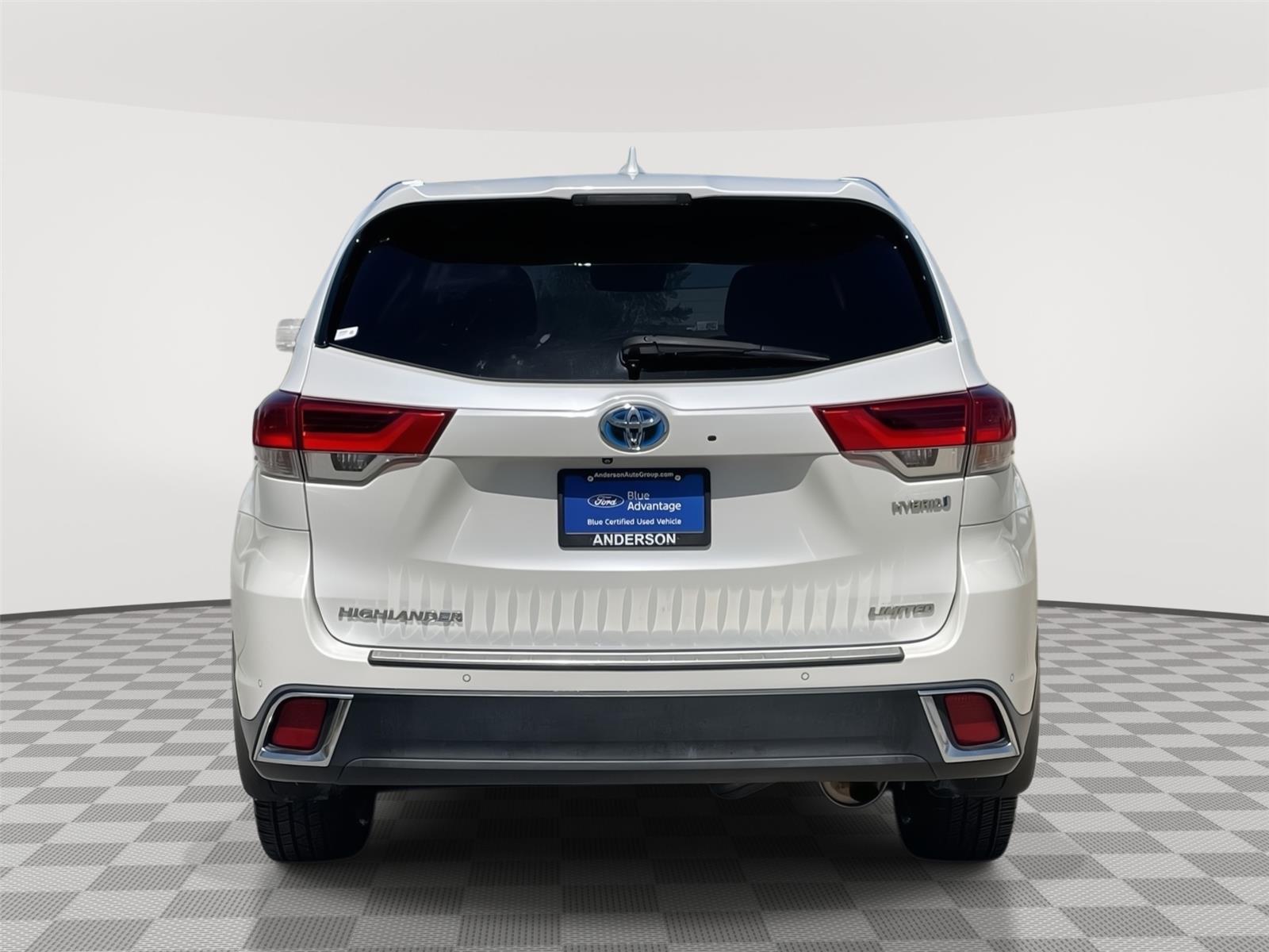 Pre-Owned 2018 Toyota Highlander Hybrid for sale in Lincoln NE