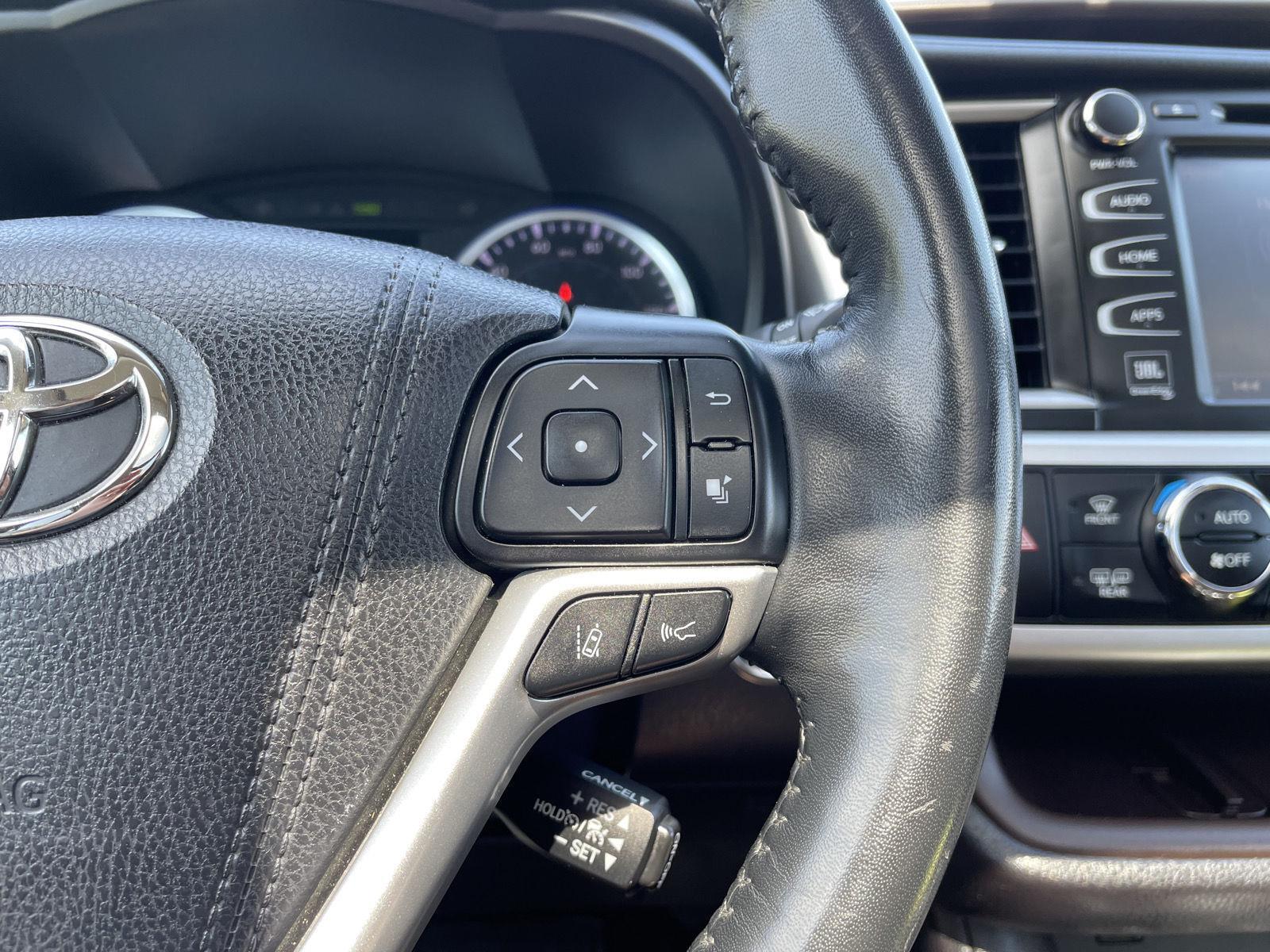 Pre-Owned 2018 Toyota Highlander Hybrid for sale in Lincoln NE