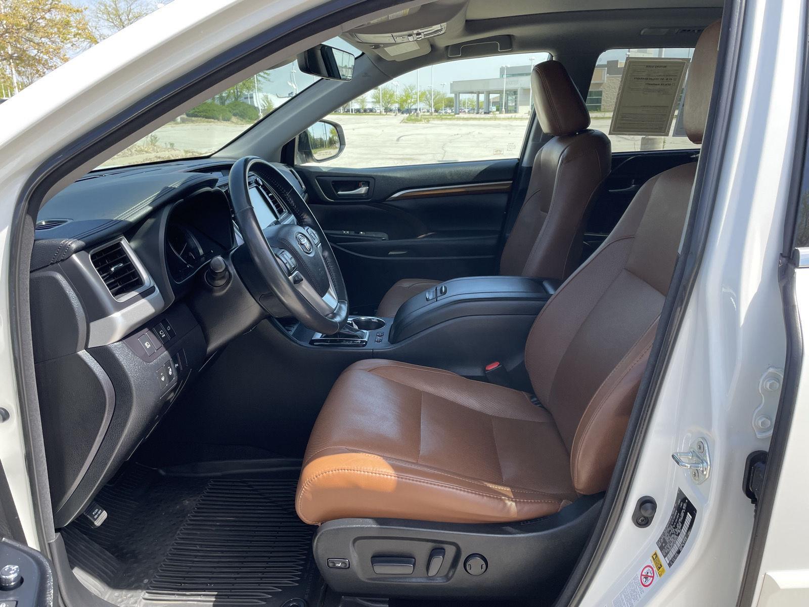 Pre-Owned 2018 Toyota Highlander Hybrid for sale in Lincoln NE