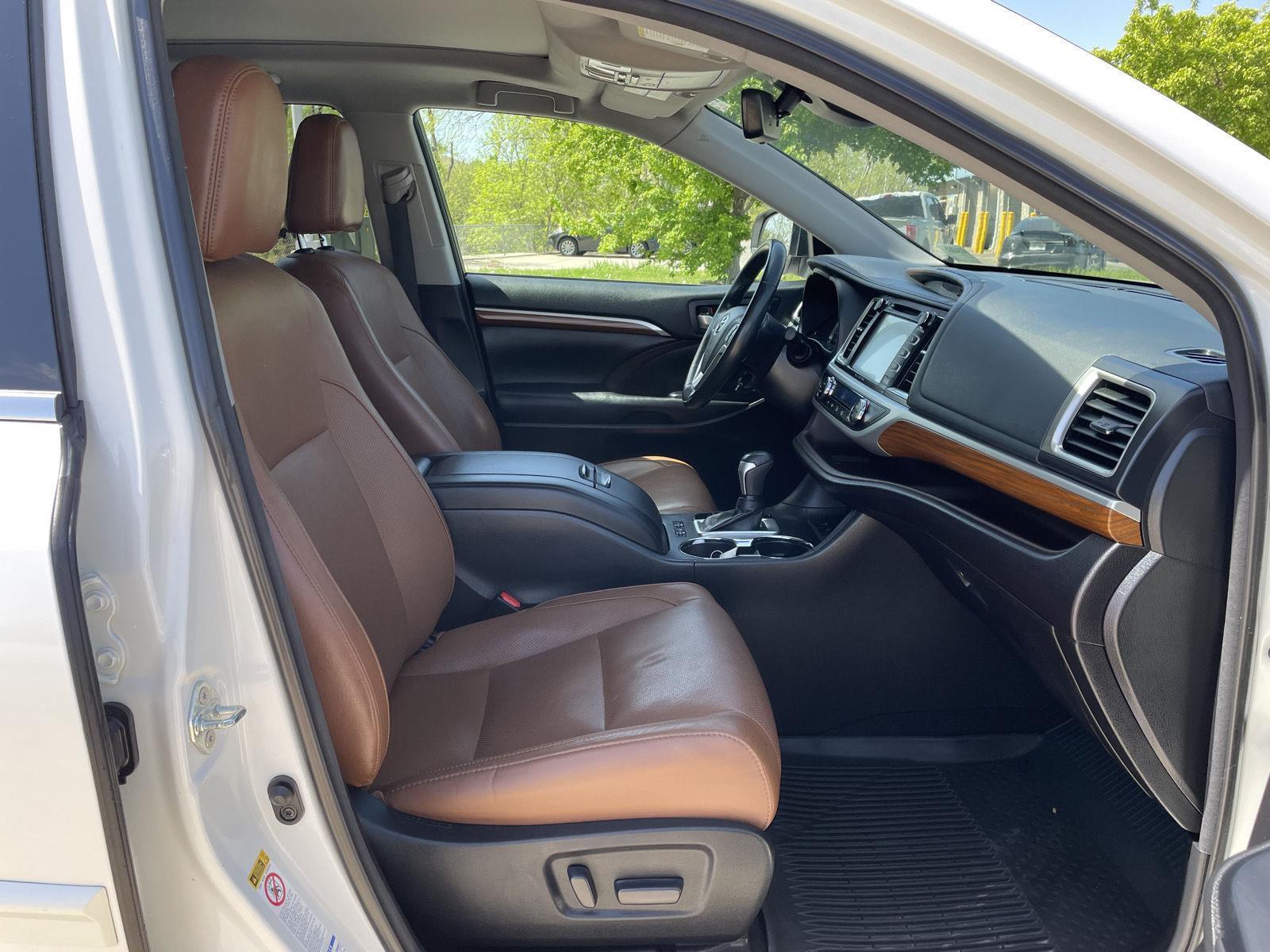 Pre-Owned 2018 Toyota Highlander Hybrid for sale in Lincoln NE