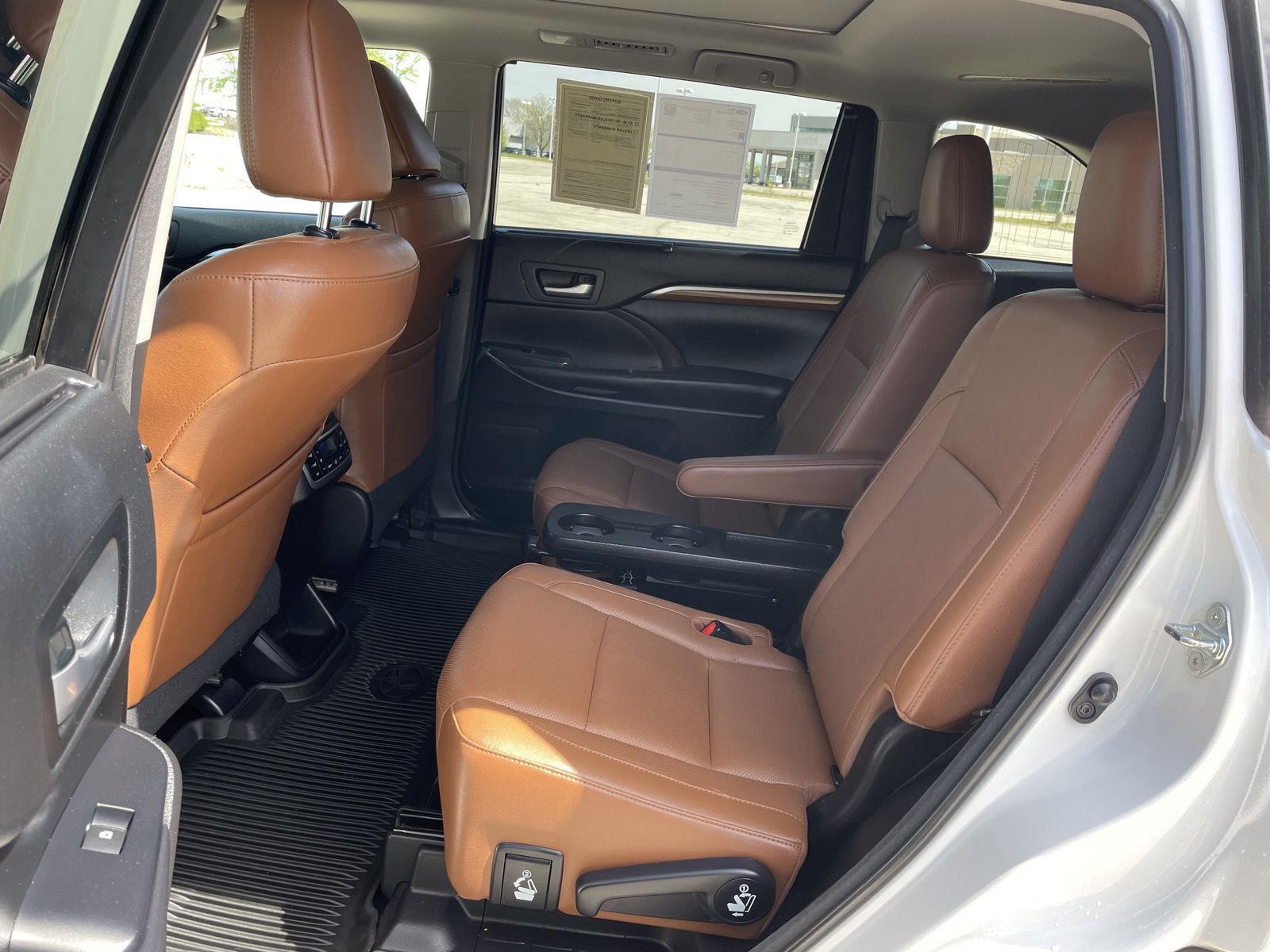 Pre-Owned 2018 Toyota Highlander Hybrid for sale in Lincoln NE