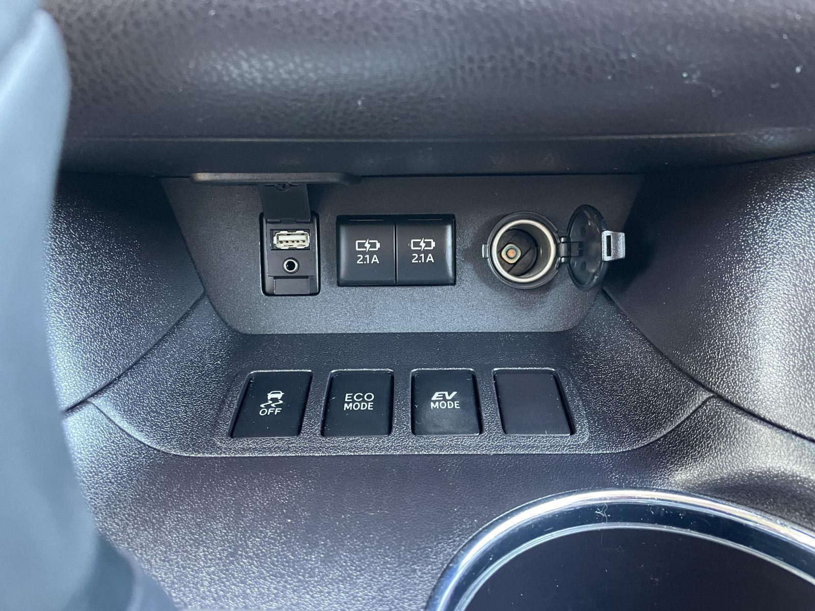 Pre-Owned 2018 Toyota Highlander Hybrid for sale in Lincoln NE