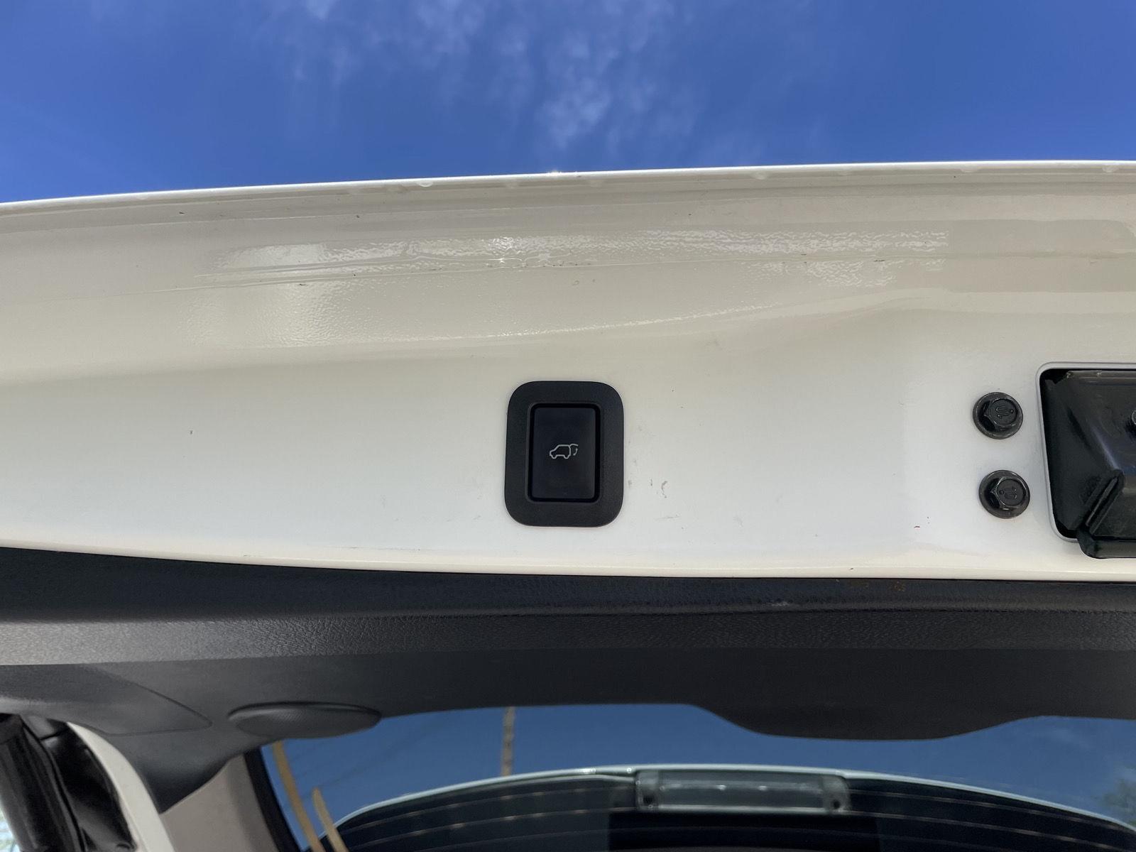 Pre-Owned 2018 Toyota Highlander Hybrid for sale in Lincoln NE