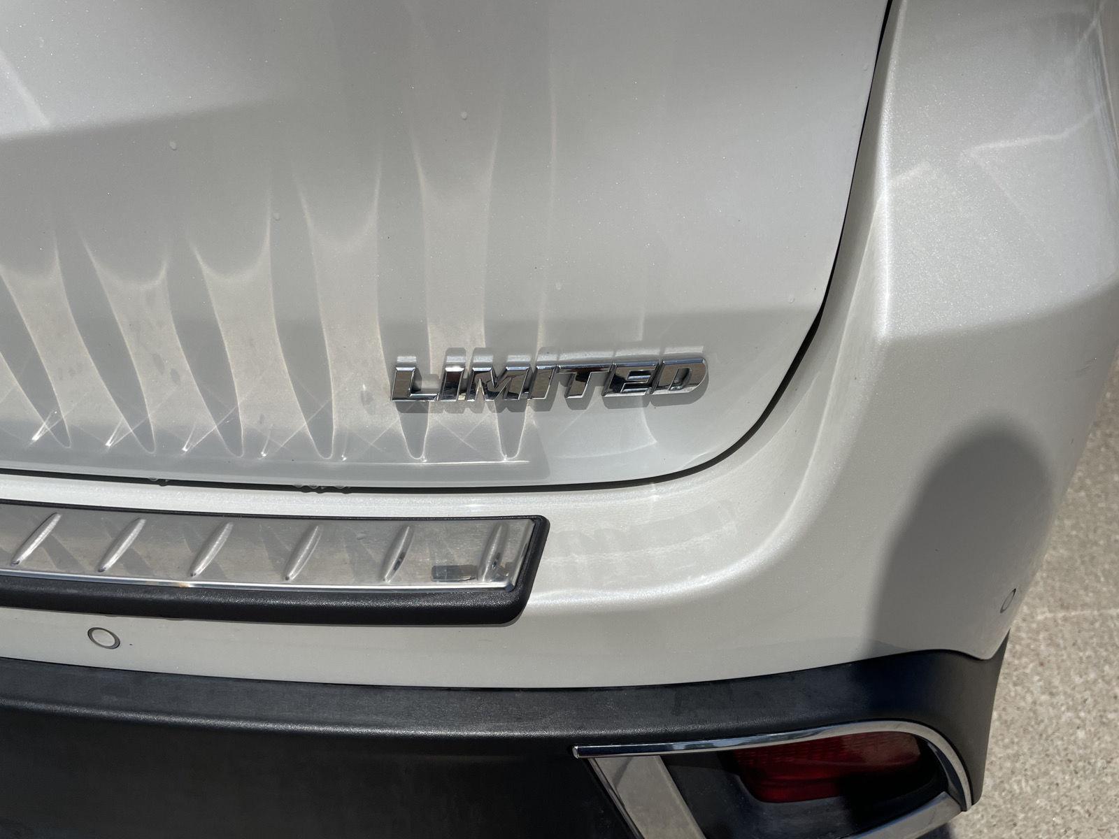 Pre-Owned 2018 Toyota Highlander Hybrid for sale in Lincoln NE