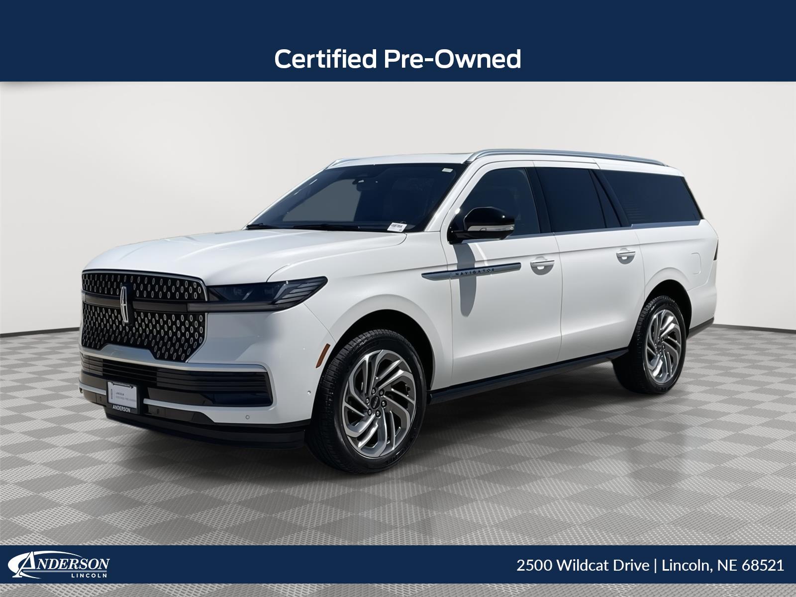 Pristine White Metallic Tri-Coat 2025 Lincoln Navigator L Reserve 4WD SUV / Crossover Four-Wheel Drive