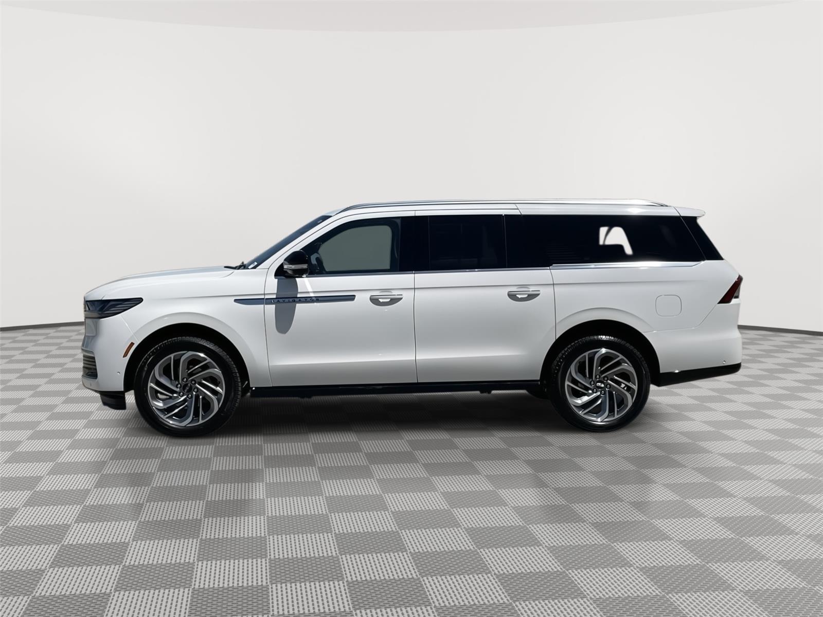 Used 2025 Lincoln Navigator L for sale in Lincoln NE