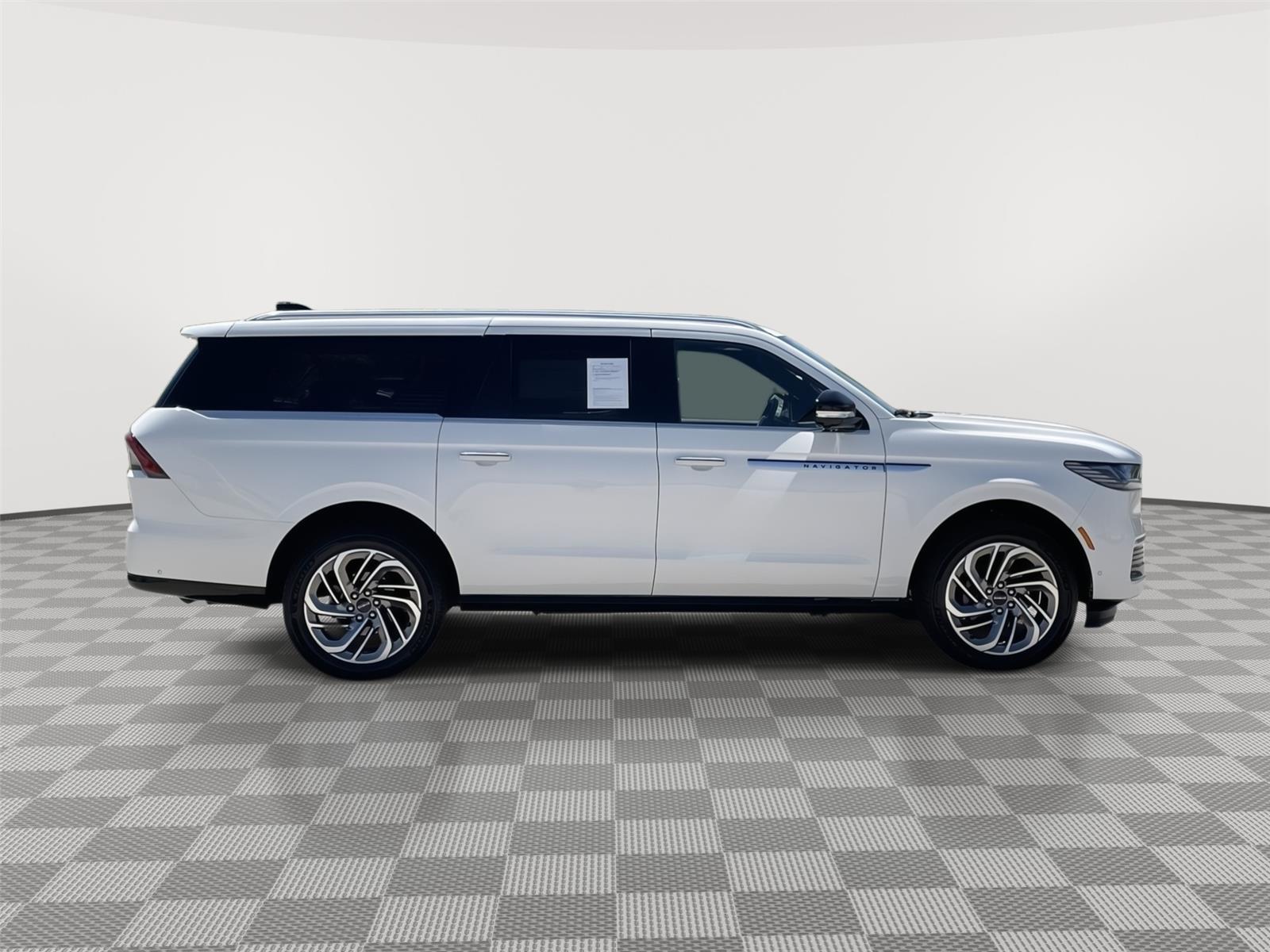 Used 2025 Lincoln Navigator L for sale in Lincoln NE