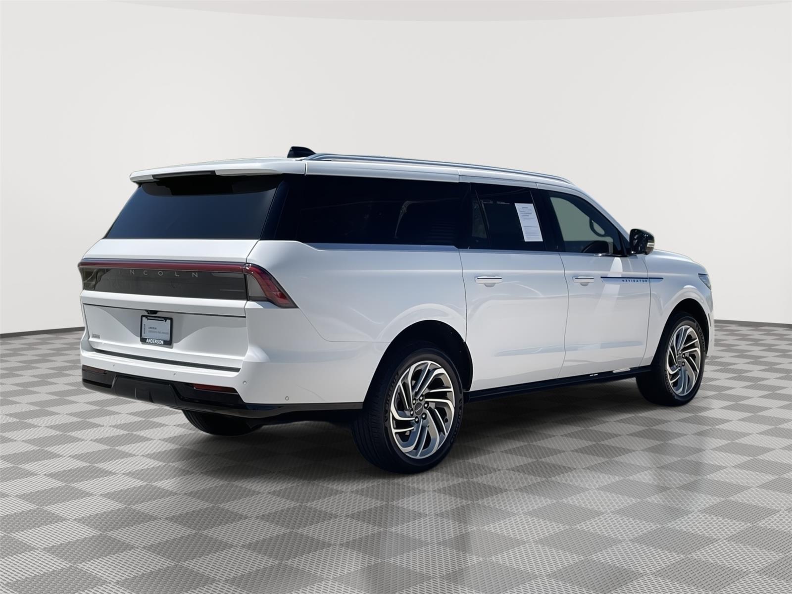 Used 2025 Lincoln Navigator L for sale in Lincoln NE