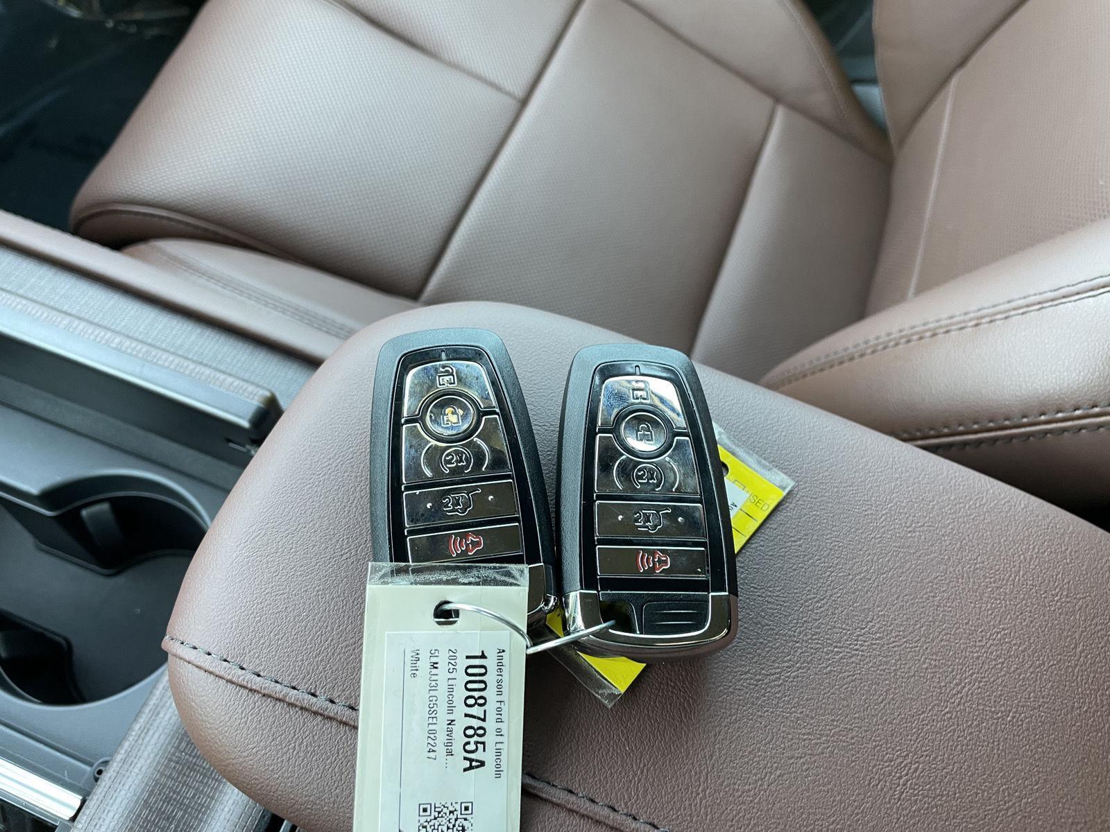 Used 2025 Lincoln Navigator L for sale in Lincoln NE