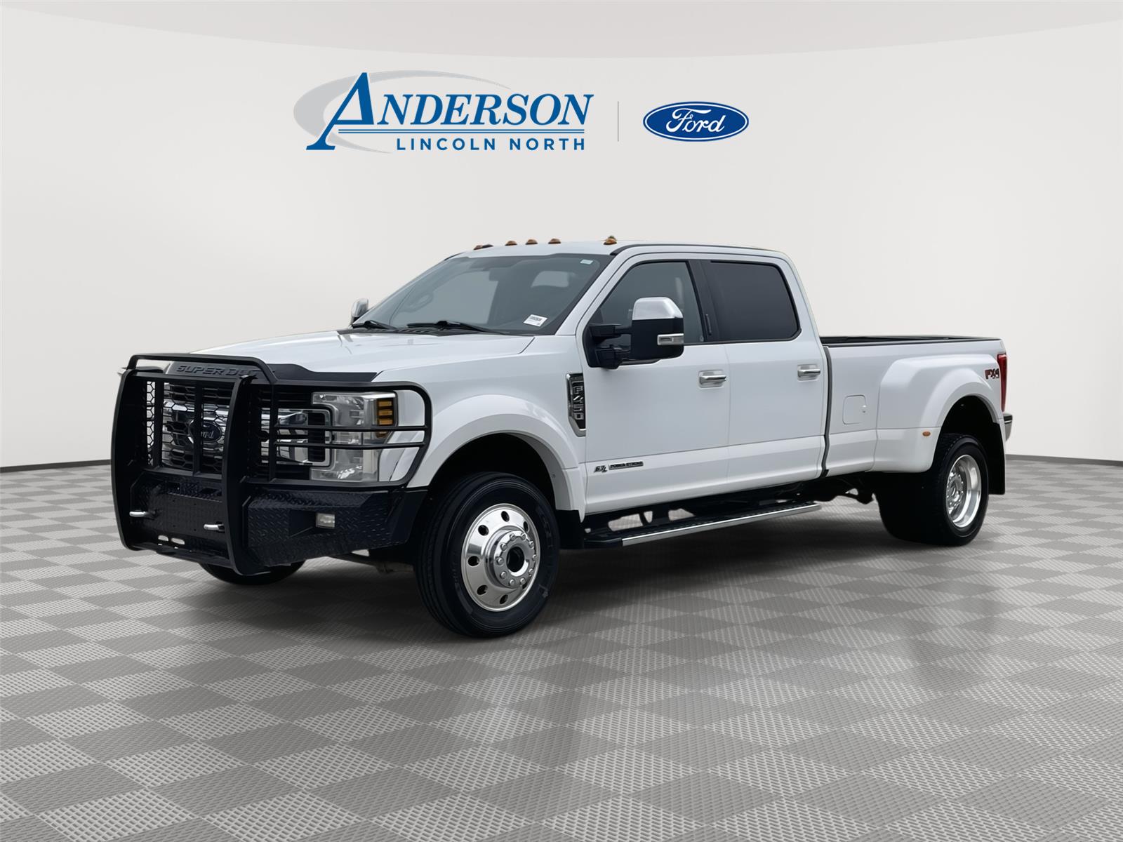 Oxford White 2019 Ford F-450 Super Duty XLT Crew Cab LB DRW 4WD Pickup Truck Four-Wheel Drive 6-Speed Automatic