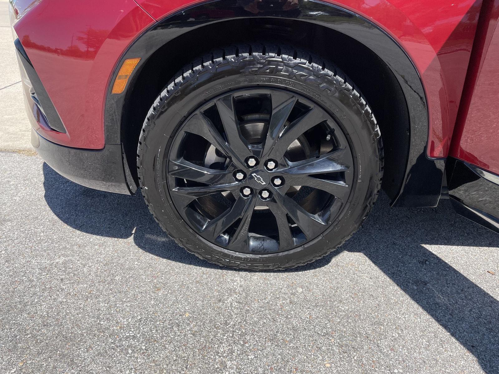 Vehicle photo 10