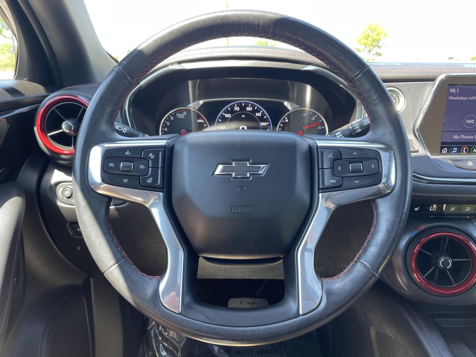 Vehicle photo 12