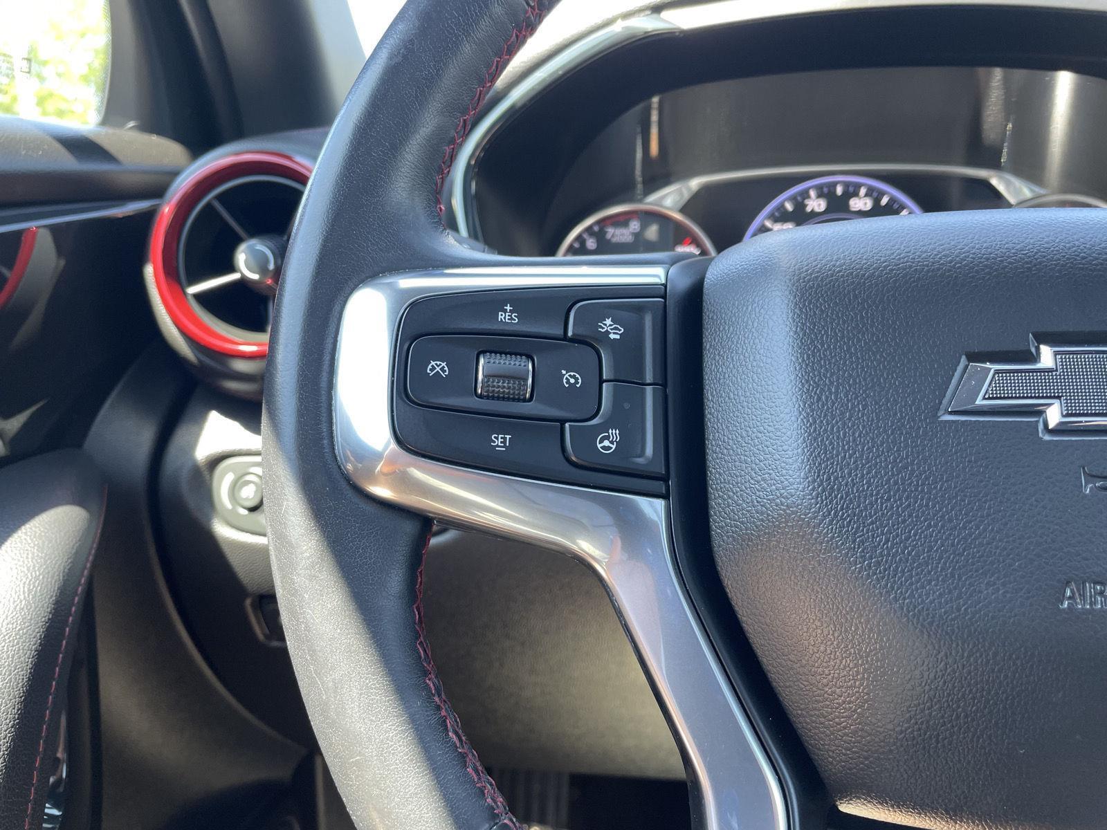 Vehicle photo 13