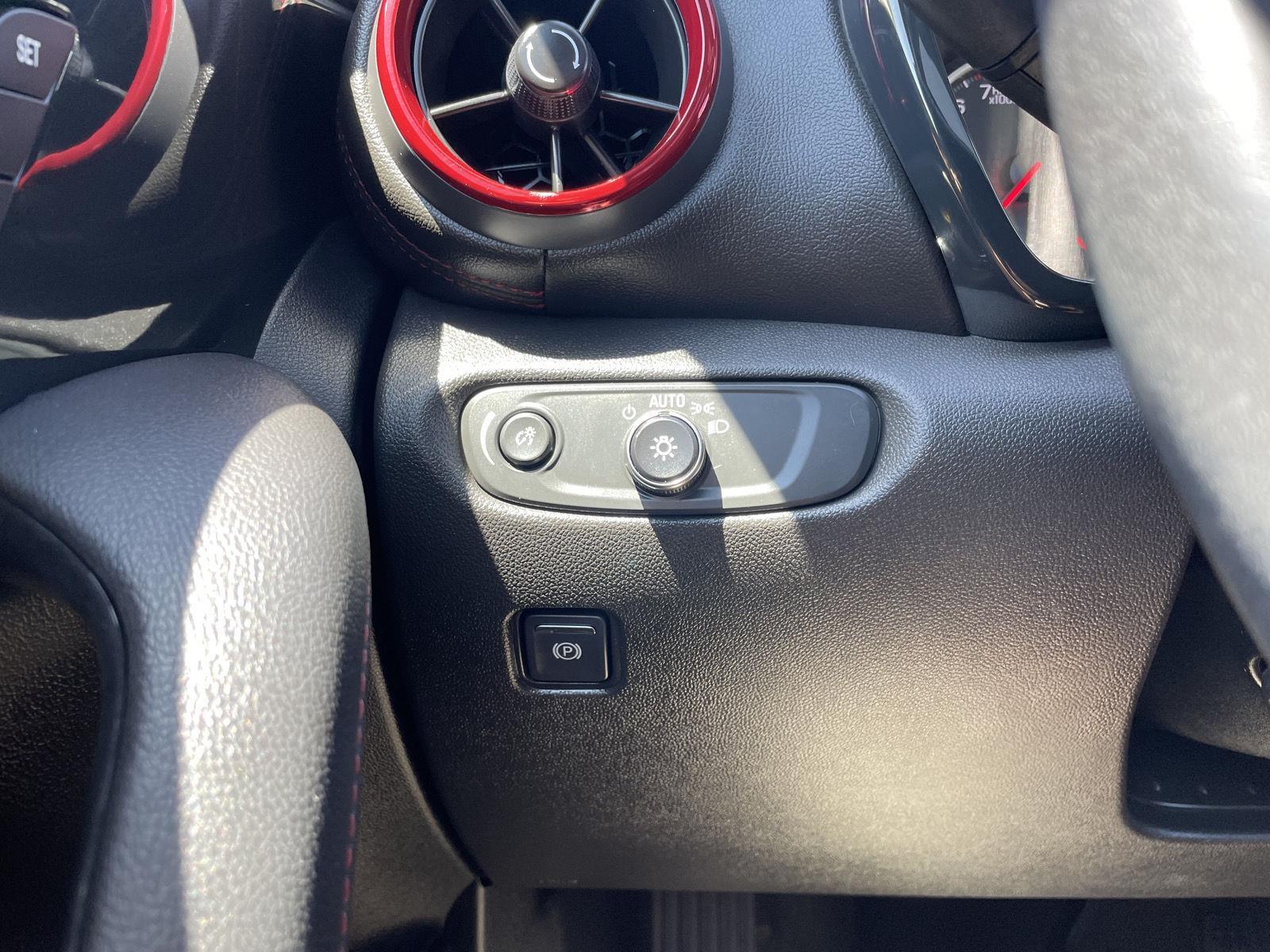 Vehicle photo 16
