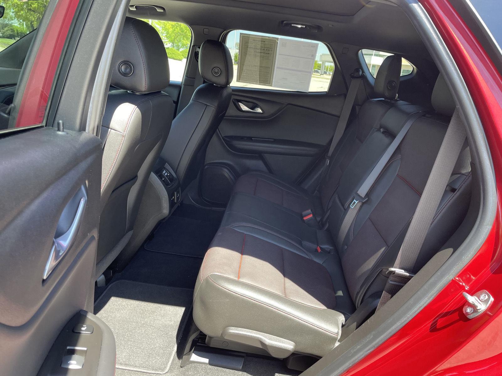 Vehicle photo 20