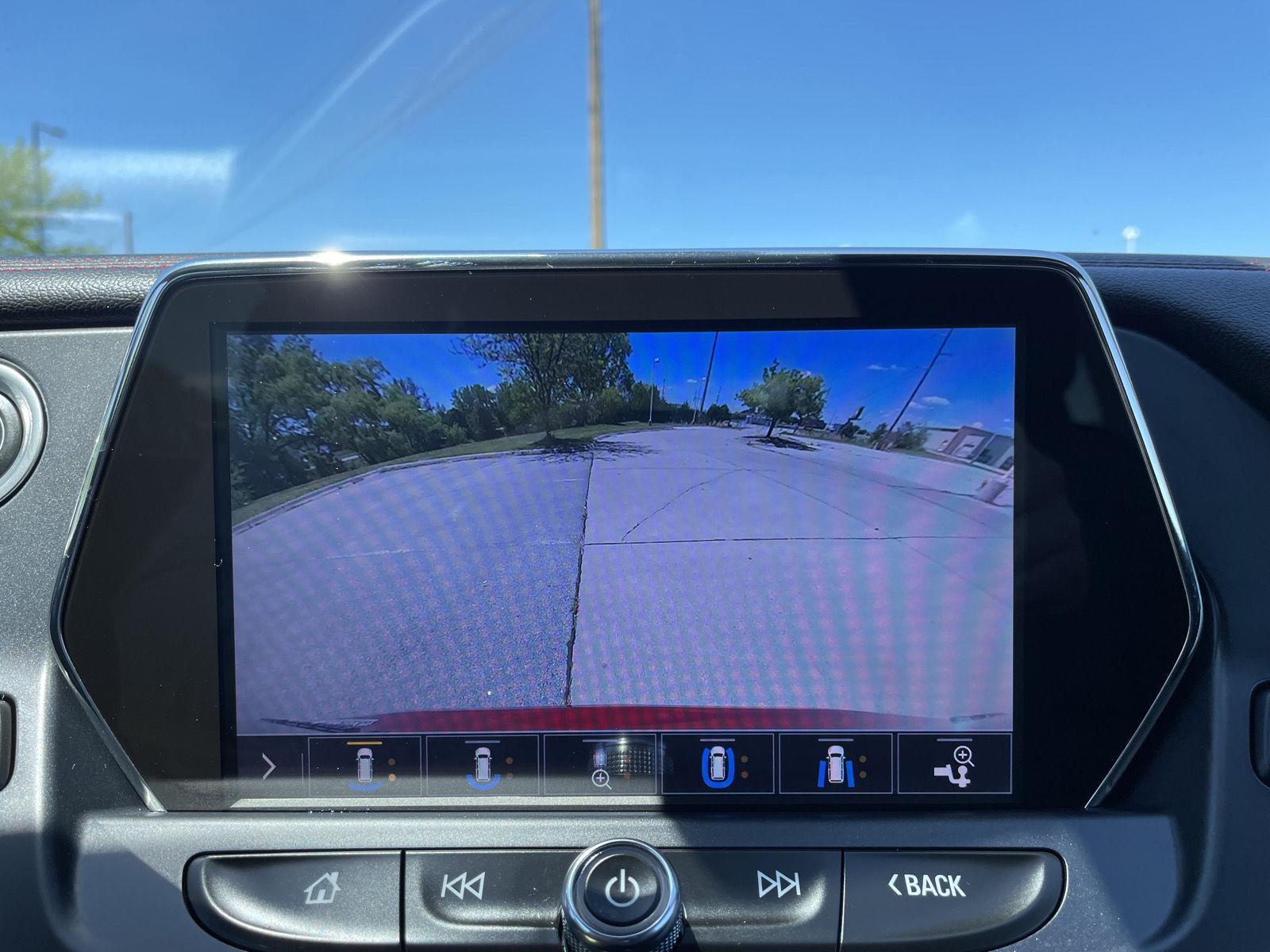 Vehicle photo 25