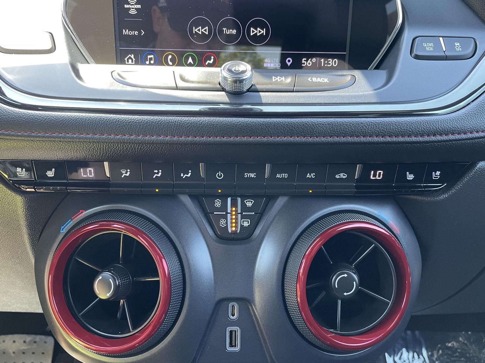 Vehicle photo 30