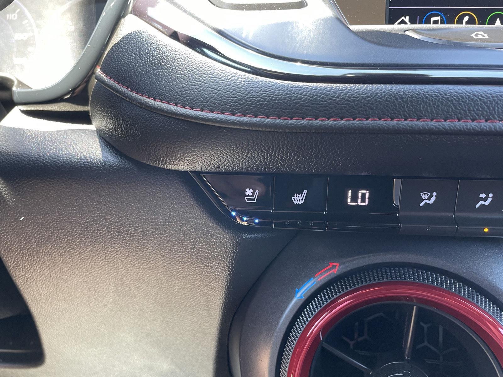 Vehicle photo 31