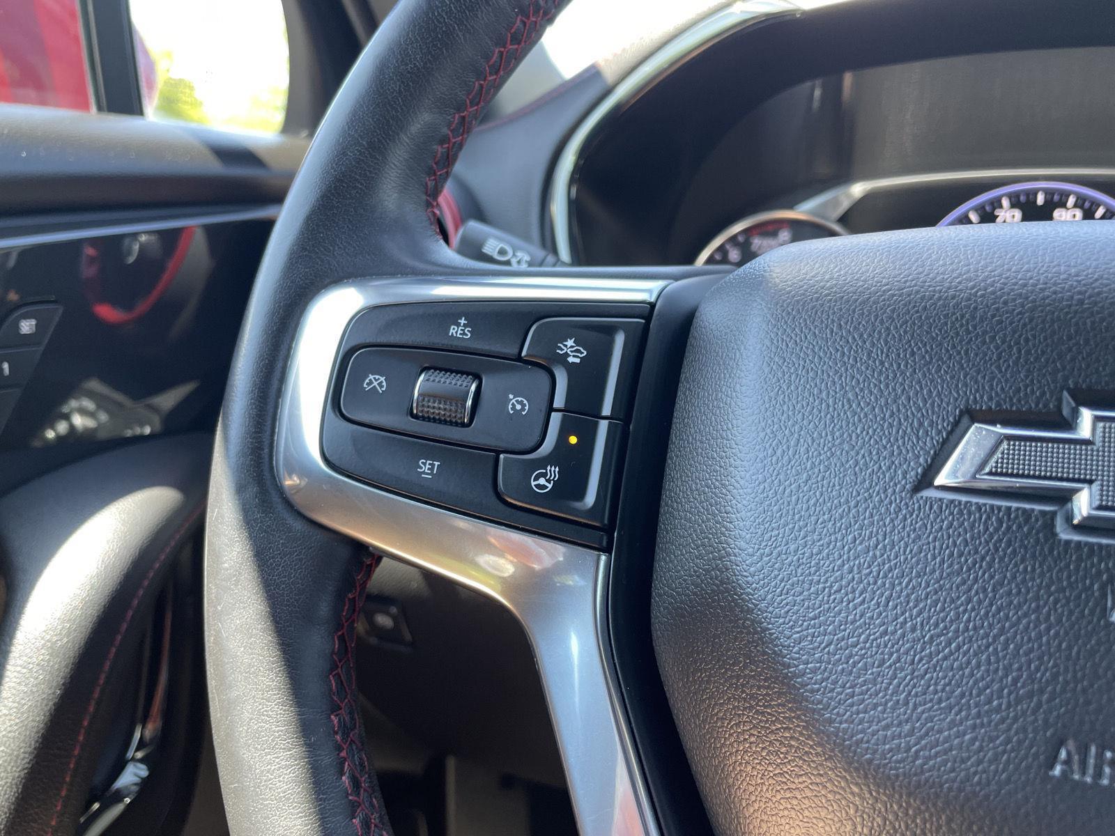 Vehicle photo 33