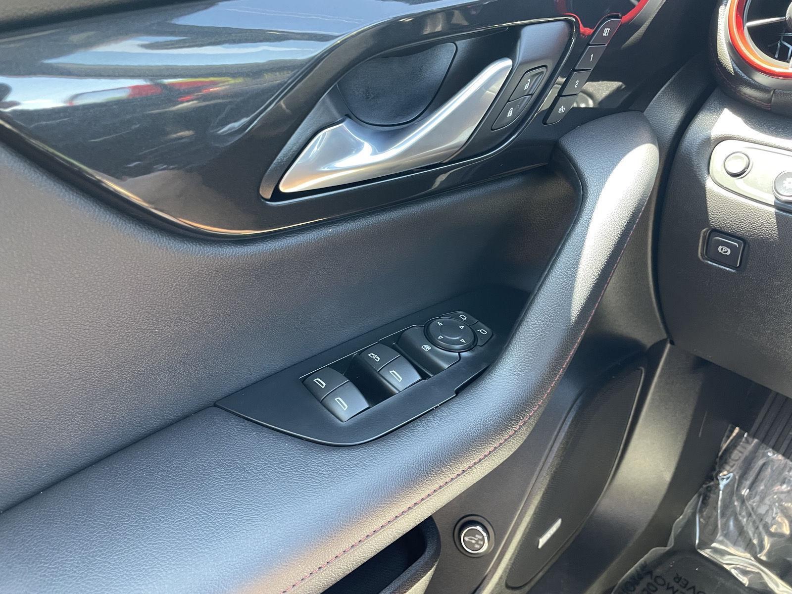 Vehicle photo 36
