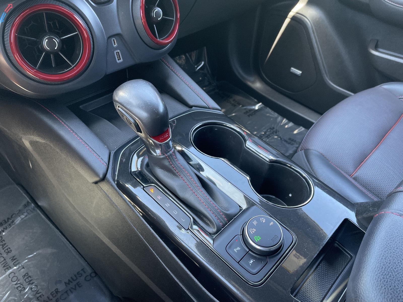 Vehicle photo 37