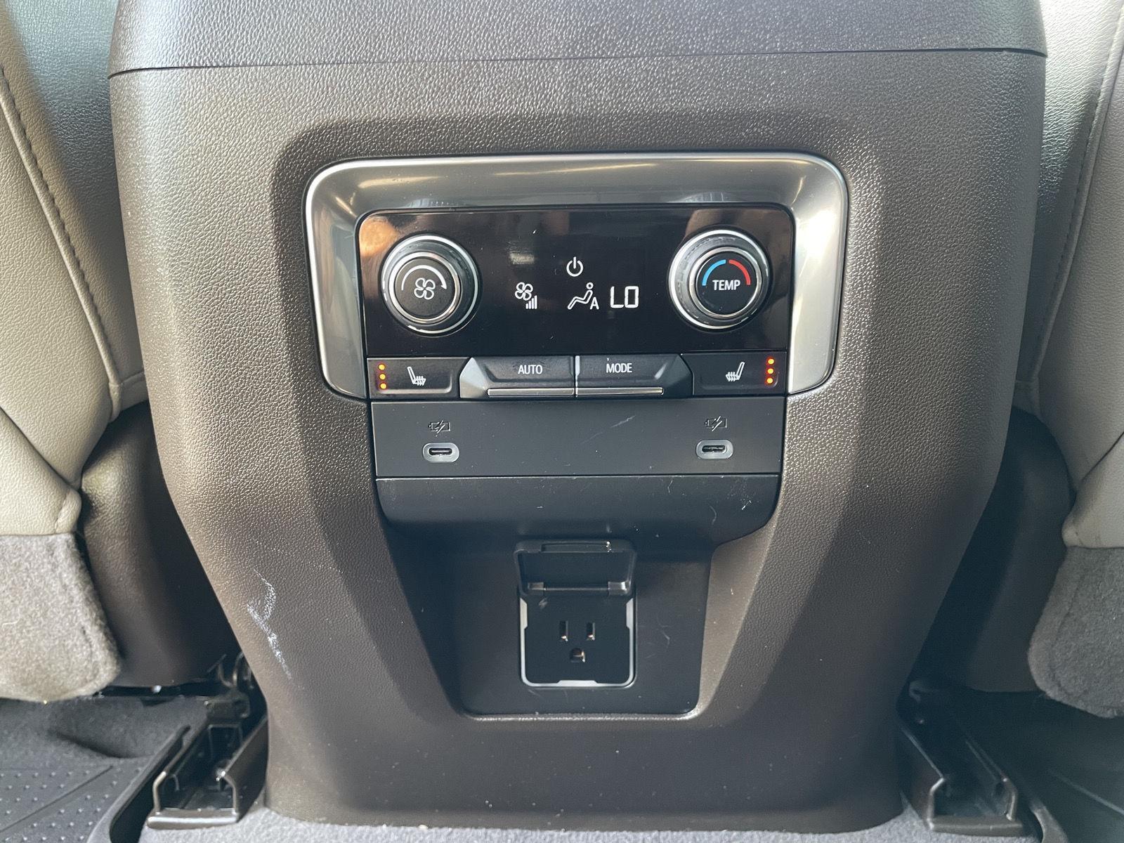 Used 2023 Chevrolet Suburban for sale in Lincoln NE